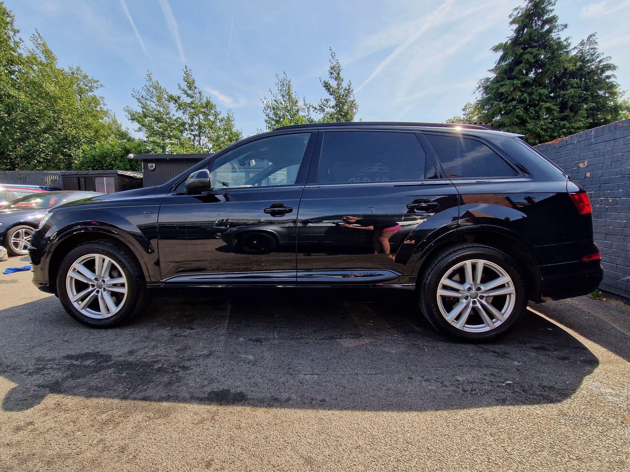 Audi Q7 - Image 16