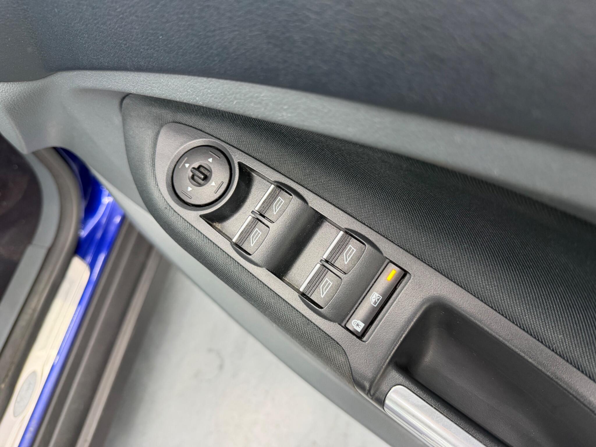 Ford C-MAX - Image 8