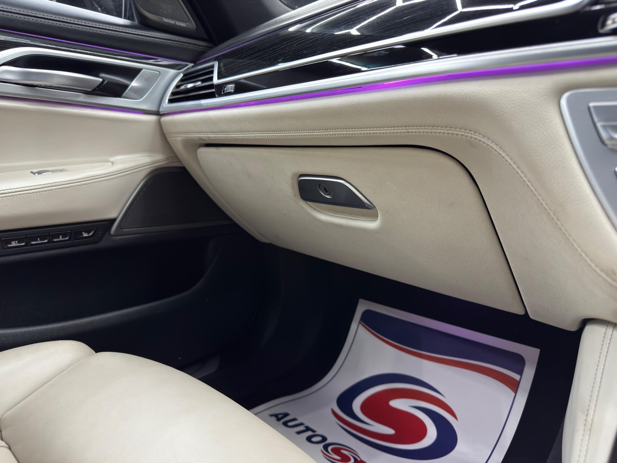 BMW 7 Series - Image 44