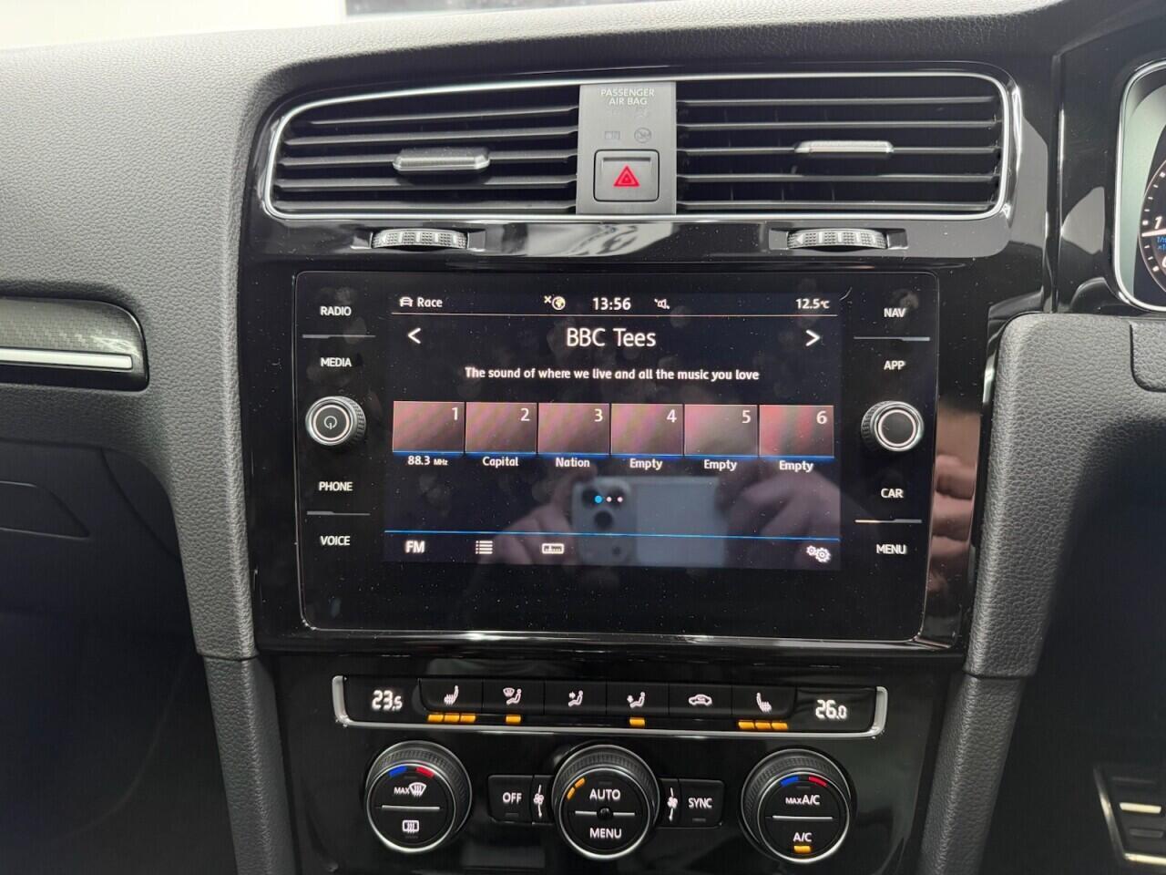 Volkswagen Golf - Image 32