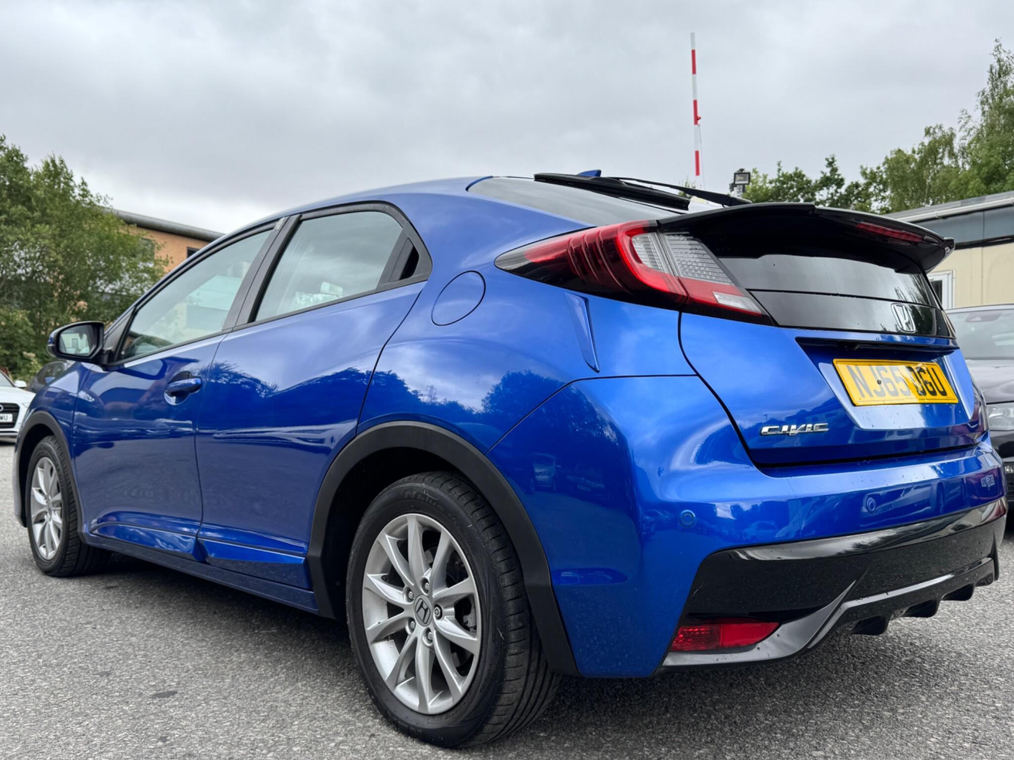 Honda Civic - Image 11