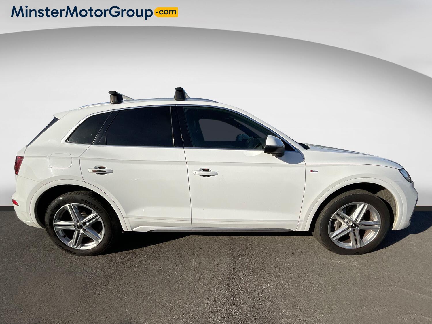 Audi Q5 - Image 2
