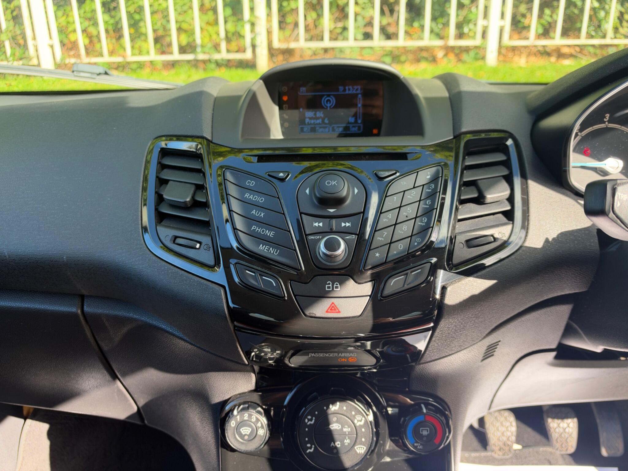 Ford Fiesta - Image 17