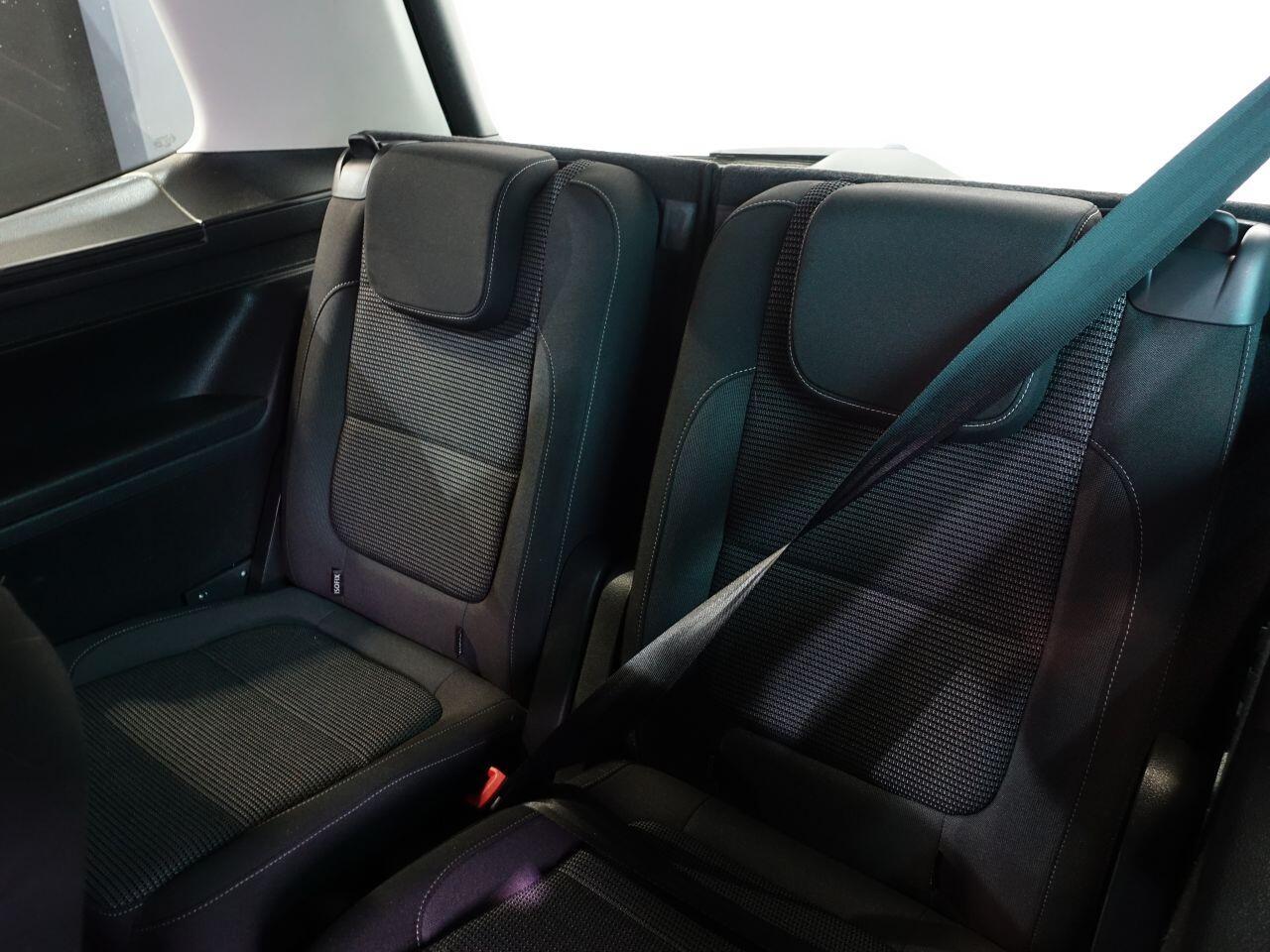 Volkswagen Sharan - Image 22