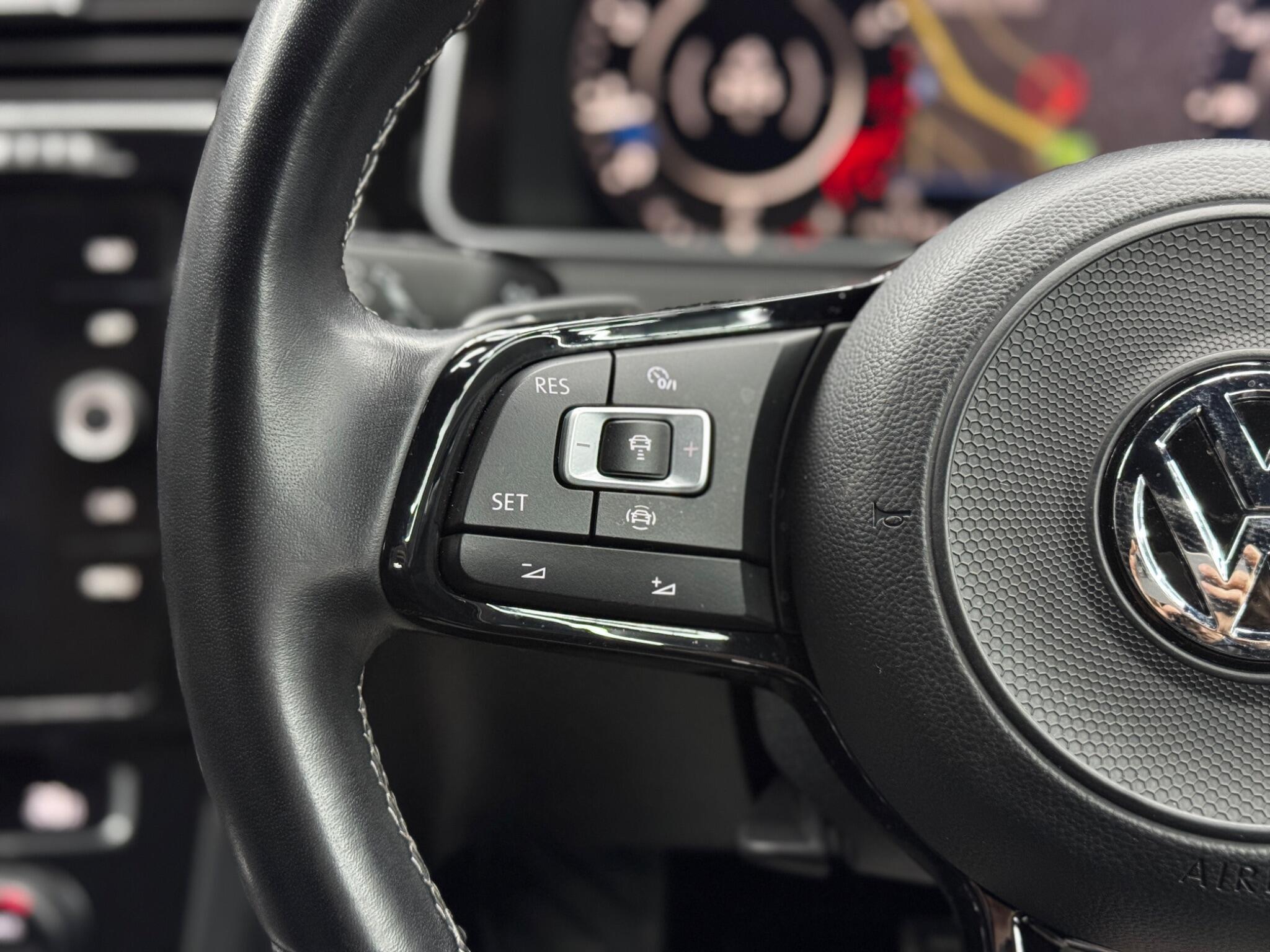 Volkswagen Golf - Image 20