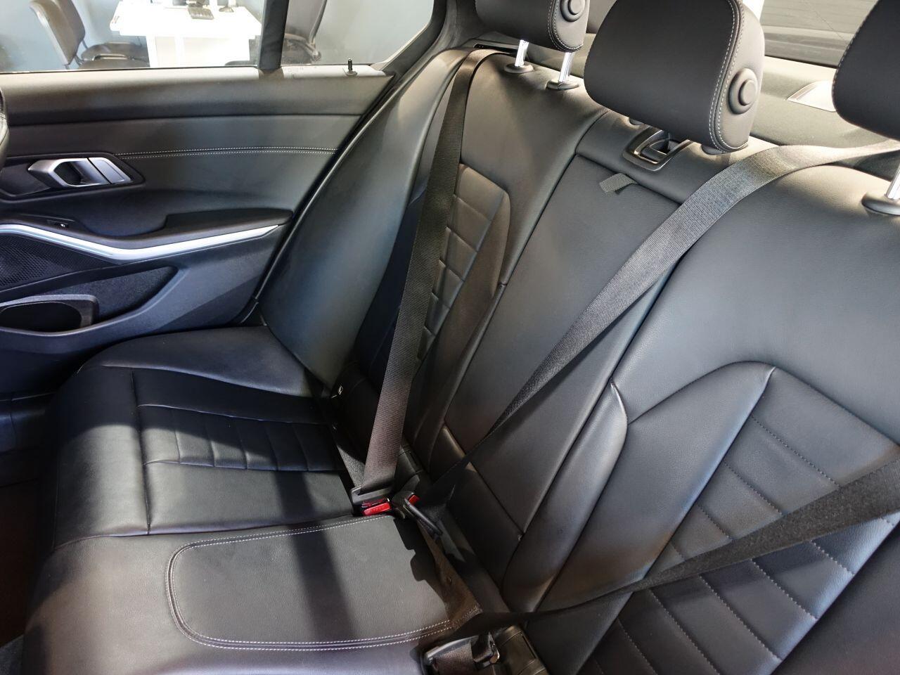 BMW 3 Series - Image 17