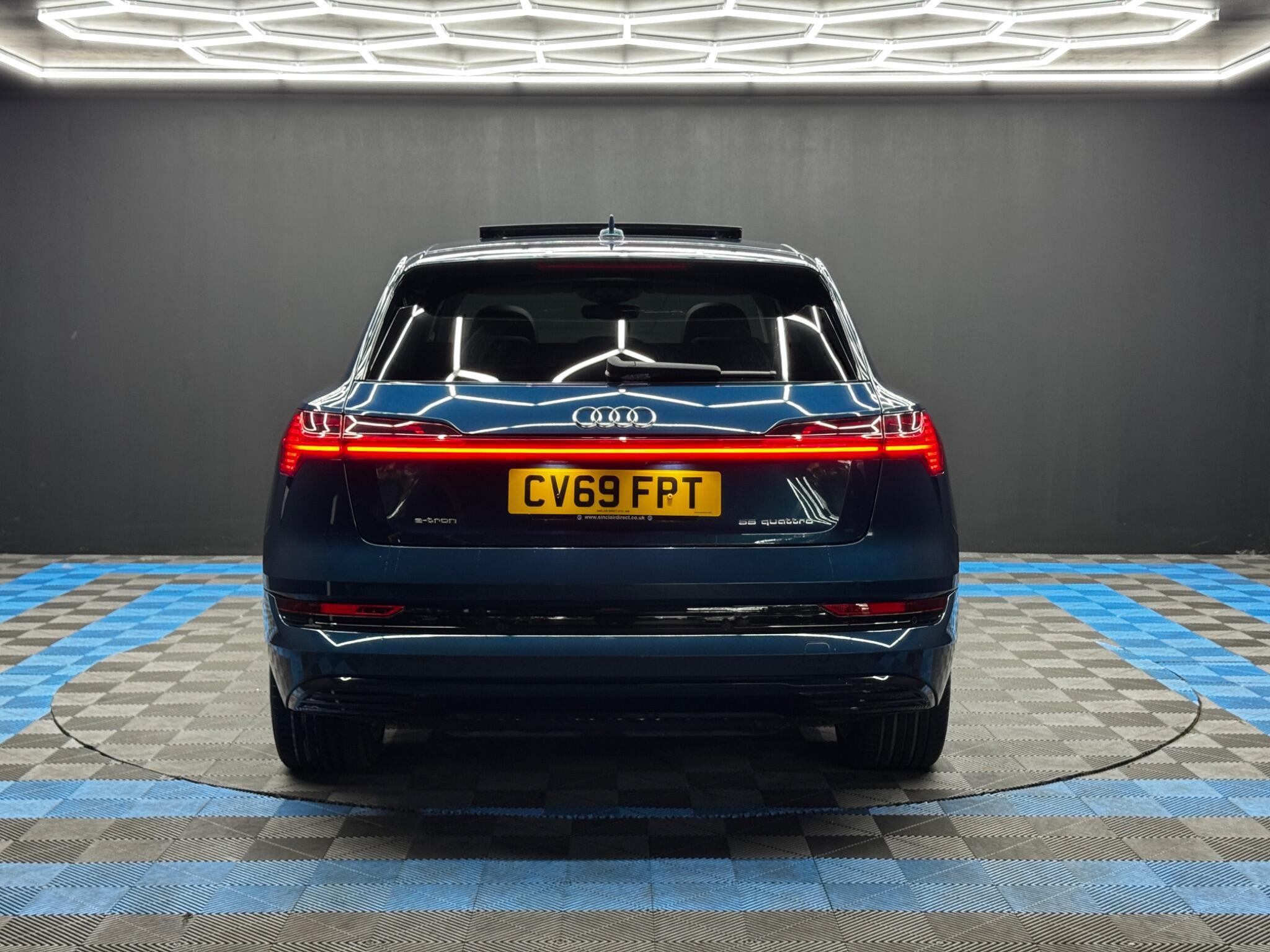 Audi E-Tron - Image 6