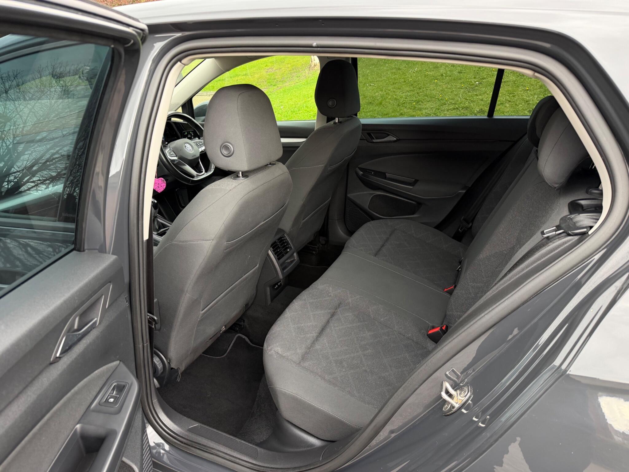 Volkswagen Golf - Image 44