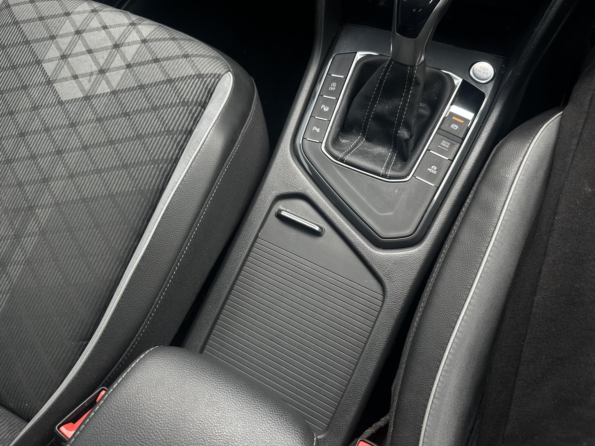 Volkswagen Tiguan - Image 16