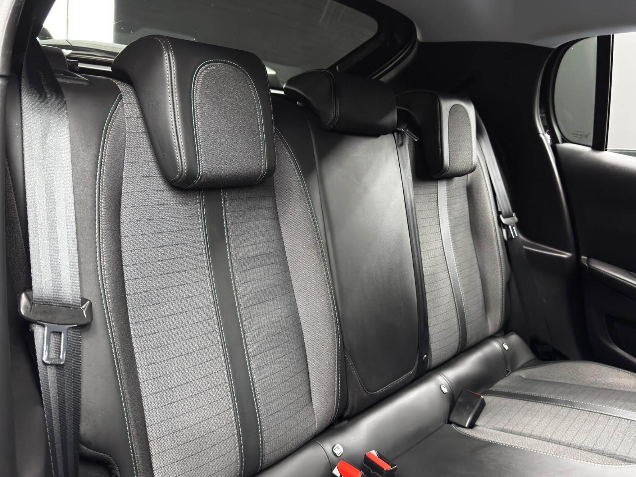 Peugeot 208 - Image 15
