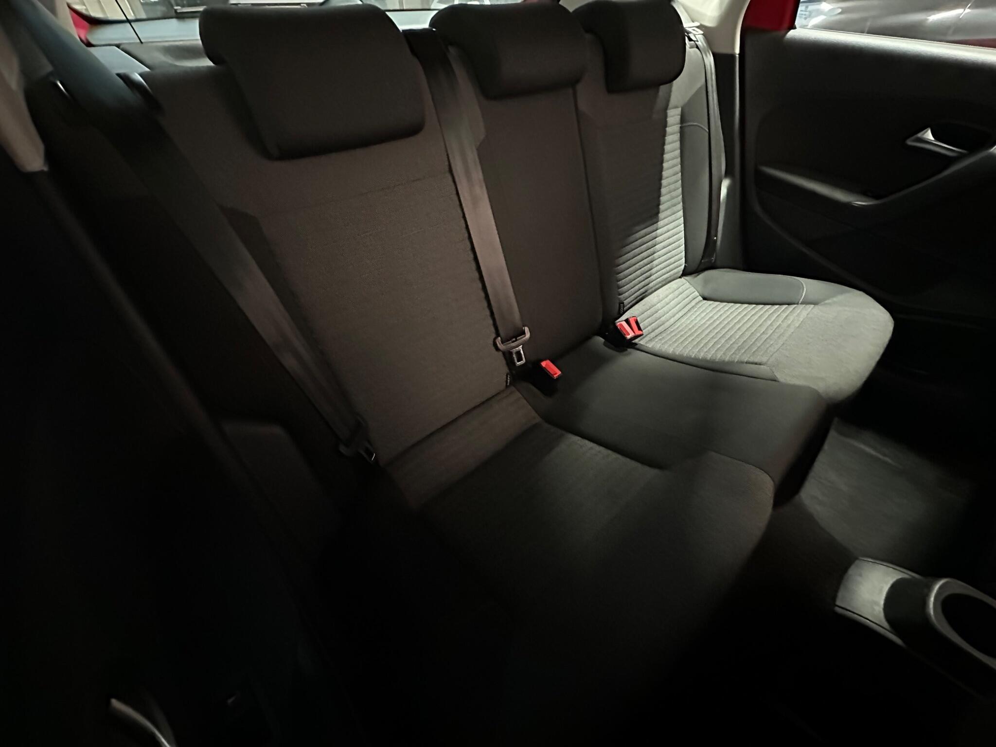 Volkswagen Polo - Image 9