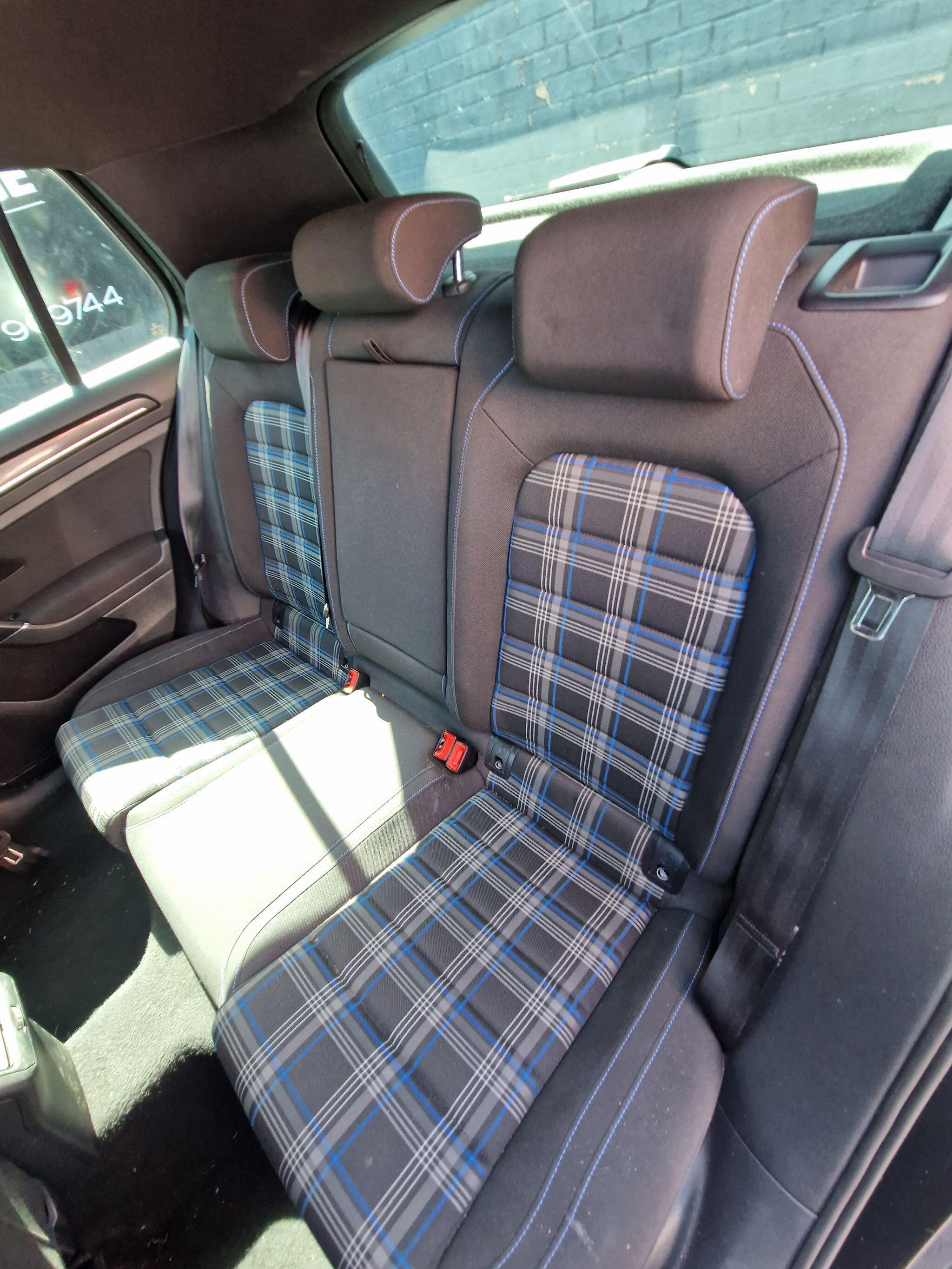 Volkswagen Golf - Image 40