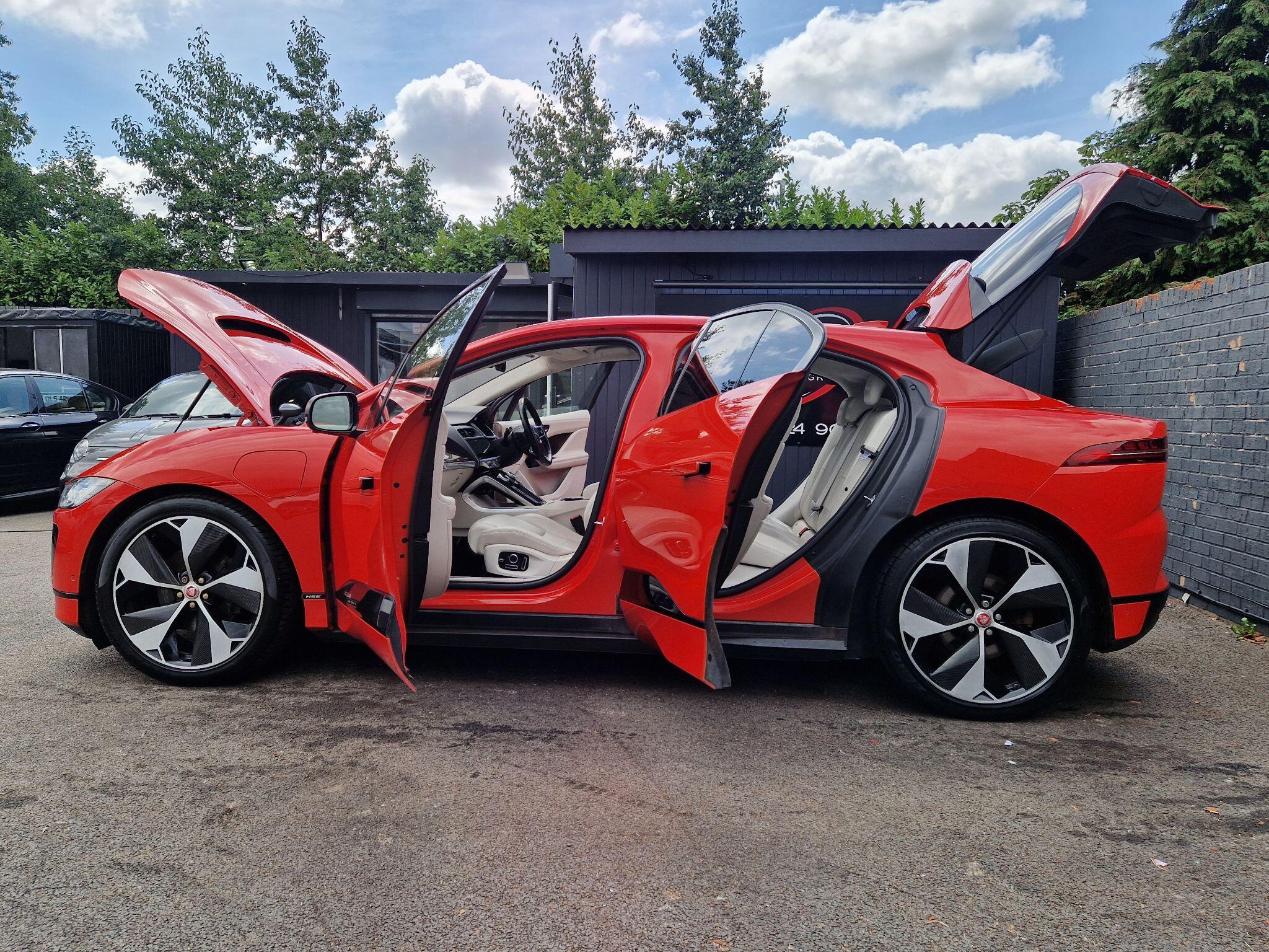 Jaguar I-Pace - Image 15