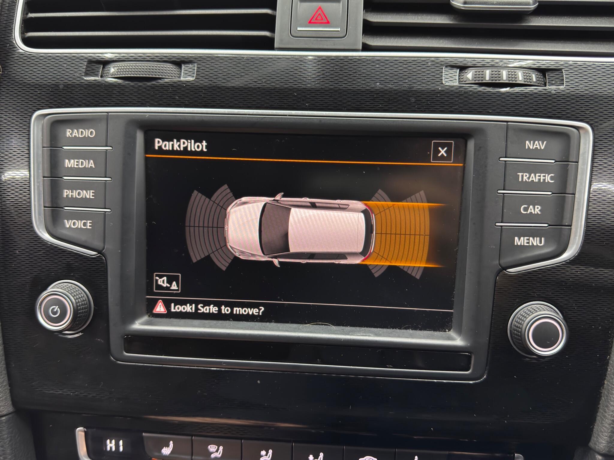 Volkswagen Golf - Image 35