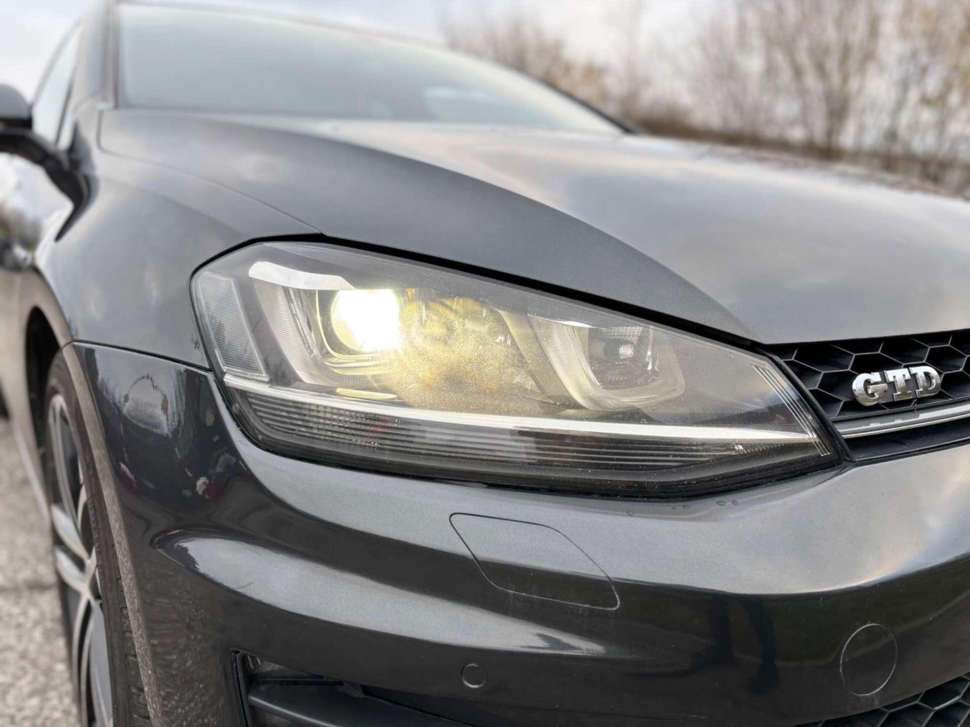 Volkswagen Golf - Image 15