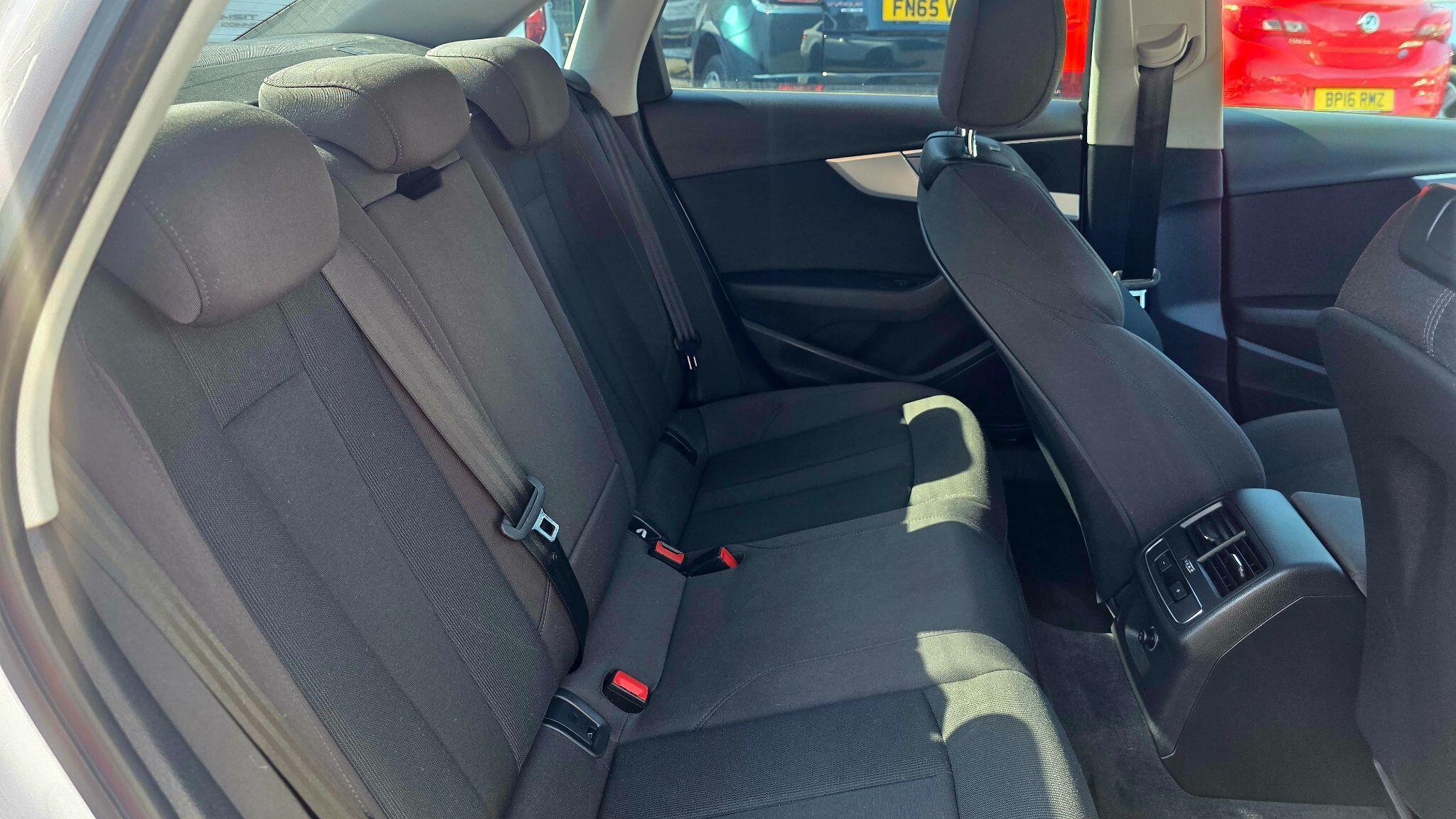 Audi A4 - Image 18