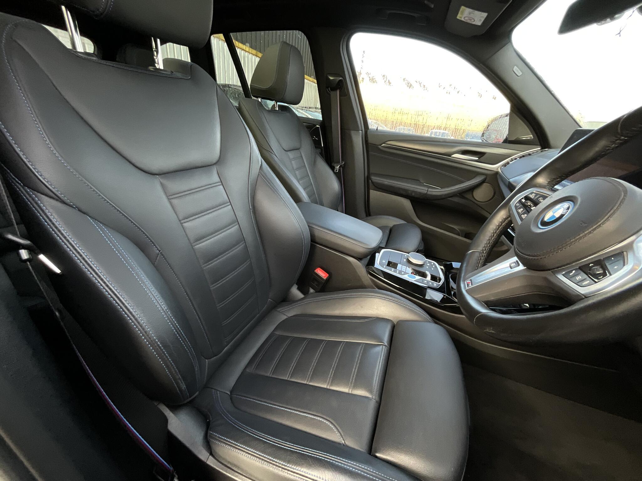 BMW iX3 - Image 8