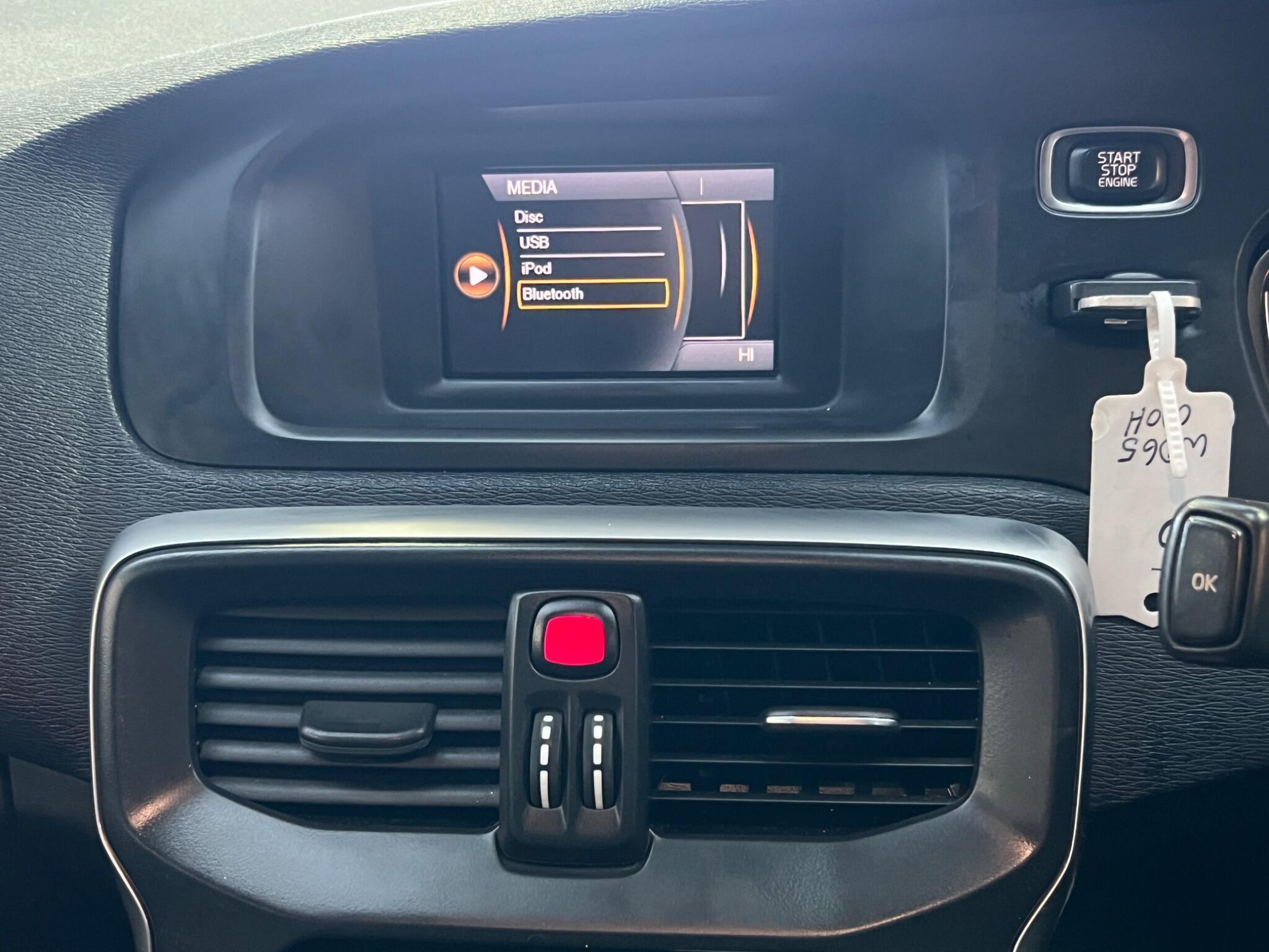 Volvo V40 - Image 21