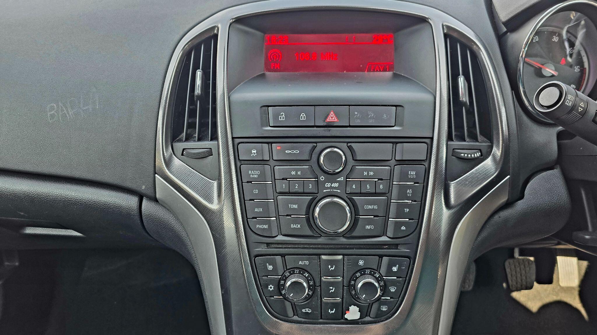 Vauxhall Astra - Image 28