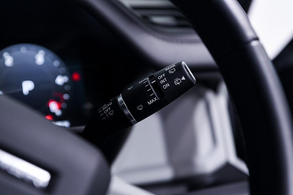 Land Rover Defender 90 - Image 25