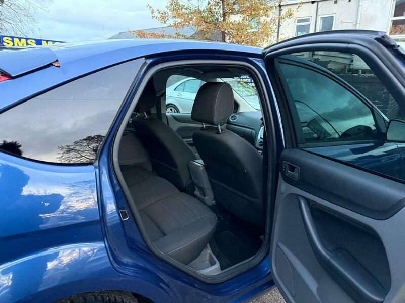 Ford Focus - Image 11