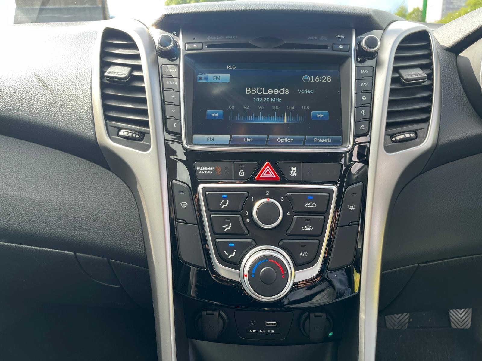 Hyundai i30 - Image 17
