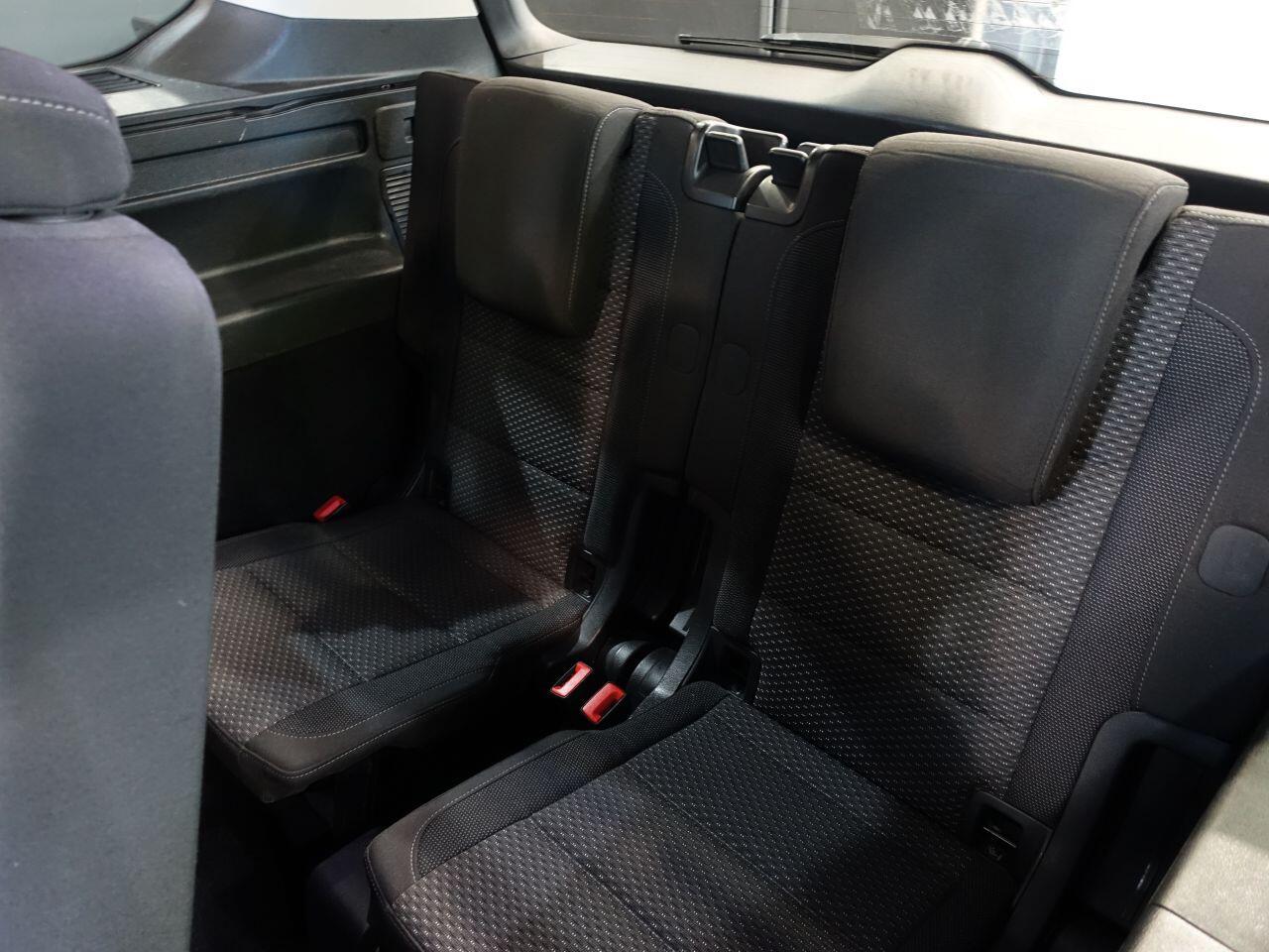 Volkswagen Touran - Image 19