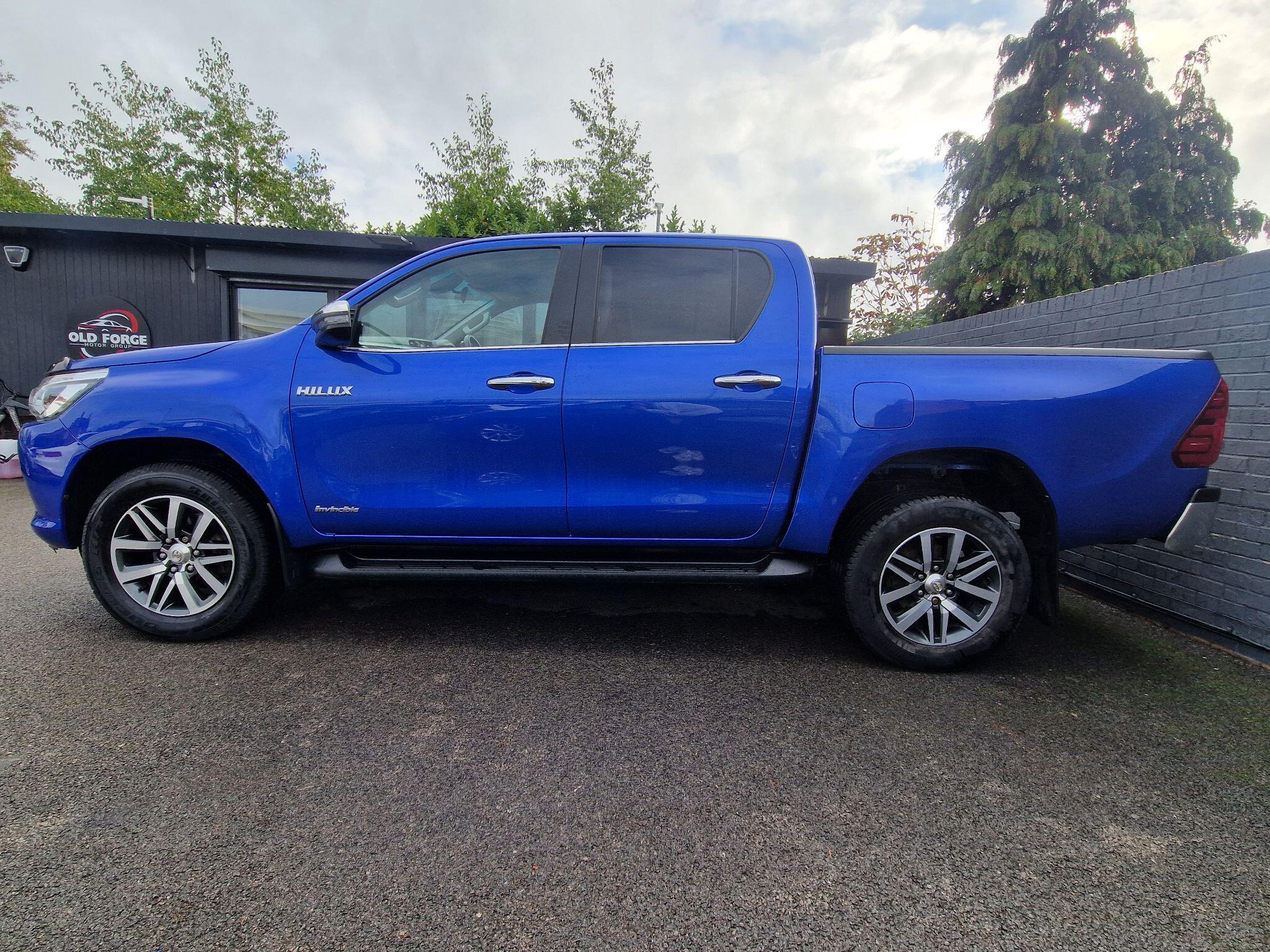 Toyota Hilux - Image 6