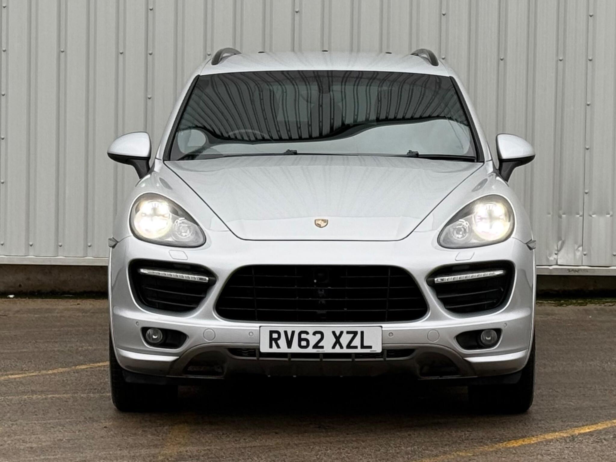 Porsche Cayenne - Image 2