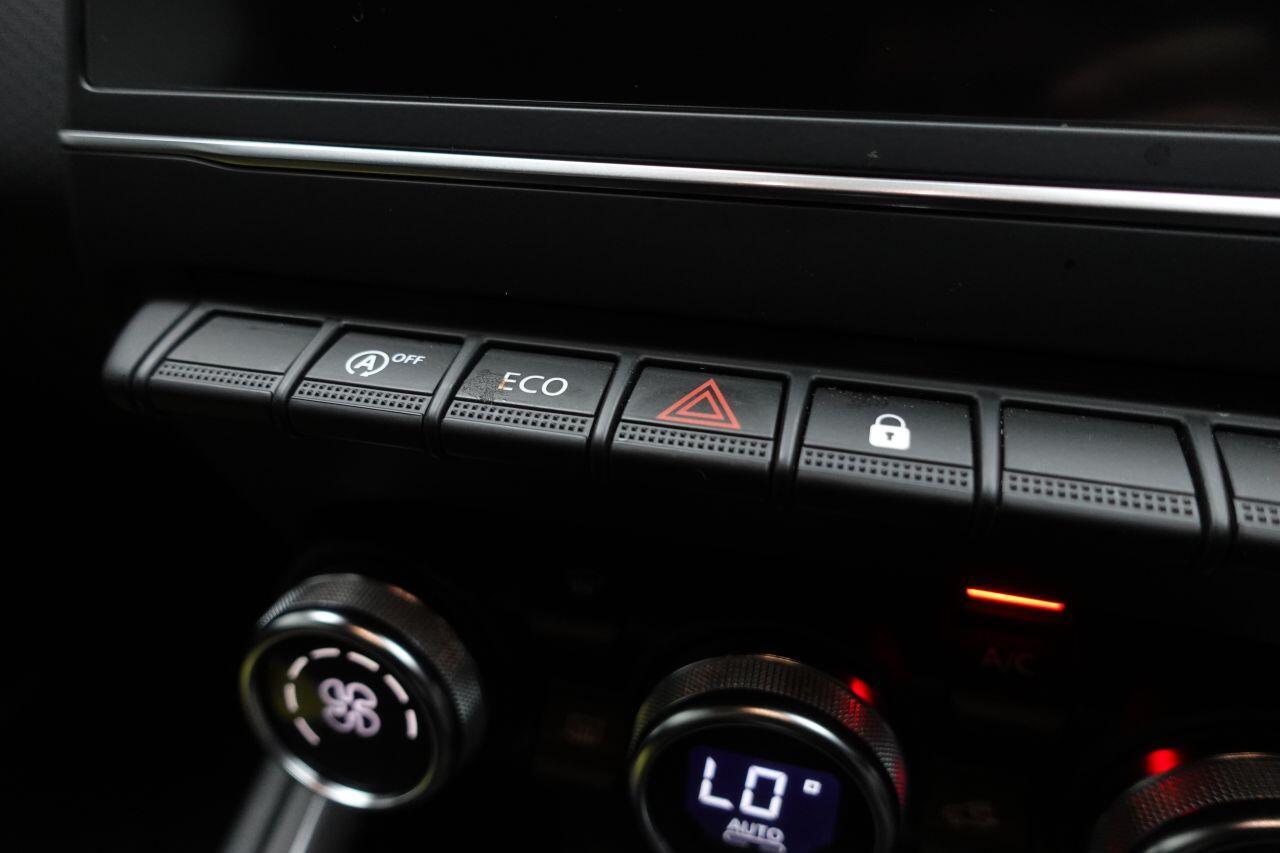 Renault Clio - Image 46