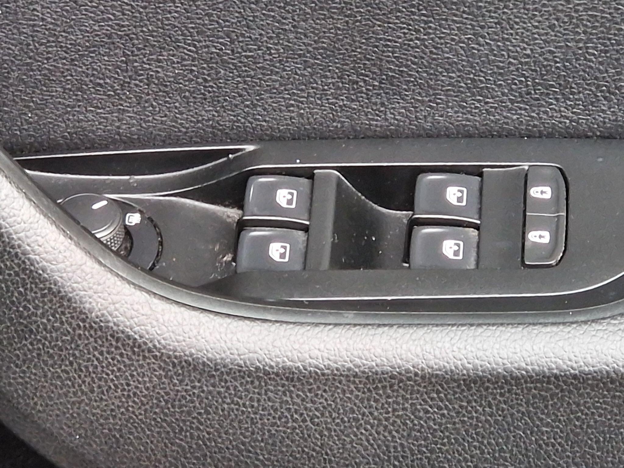 Skoda Superb - Image 32