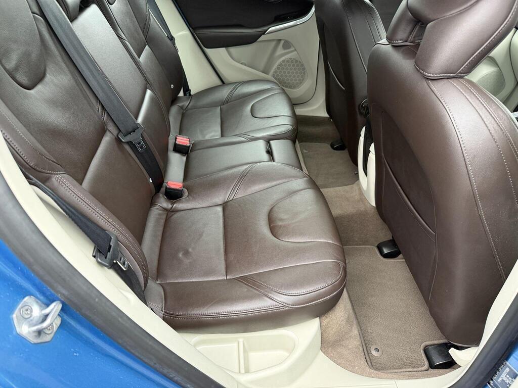 Volvo V40 - Image 35