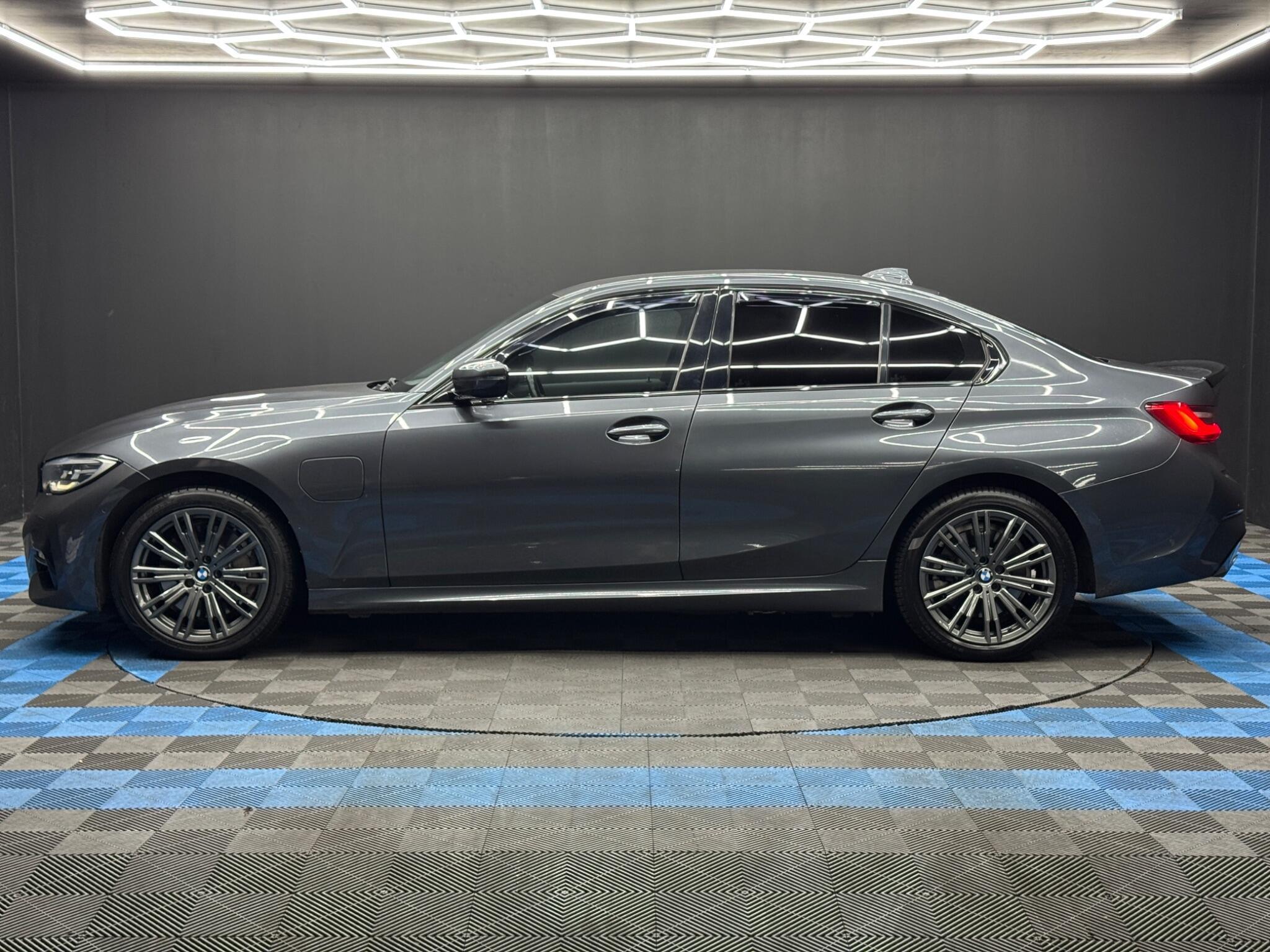 BMW 3 Series - Image 8