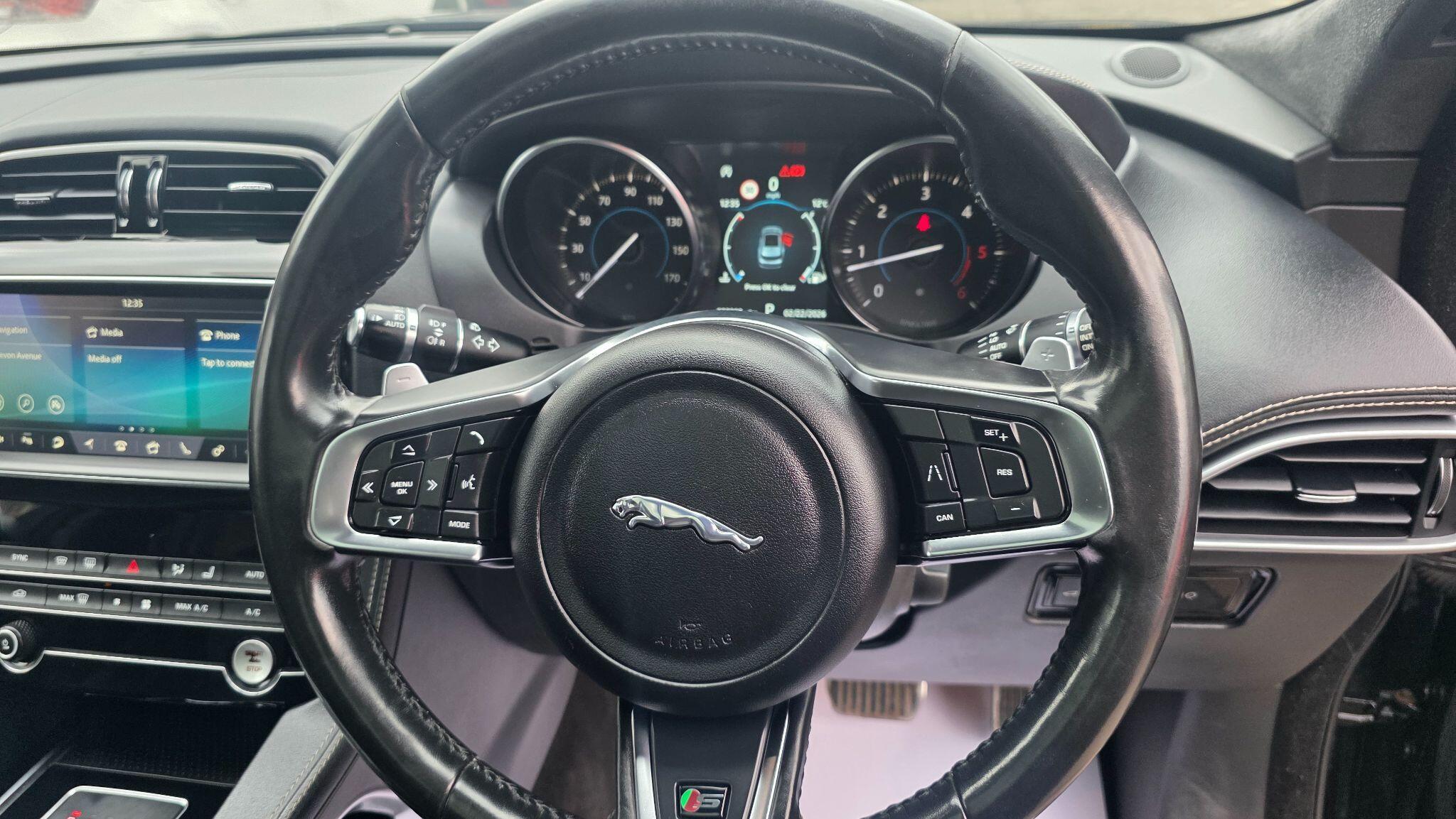 Jaguar F-Pace - Image 27