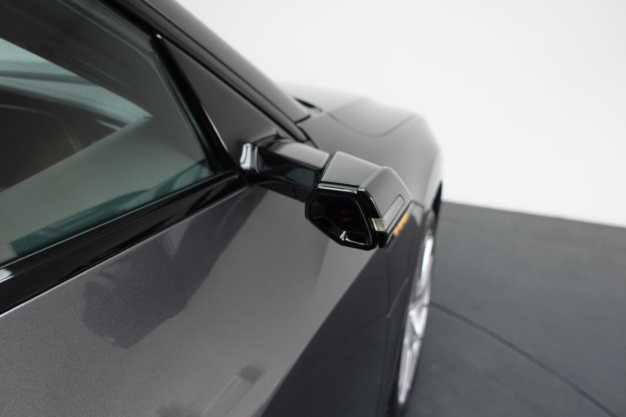 Audi E-Tron - Image 17