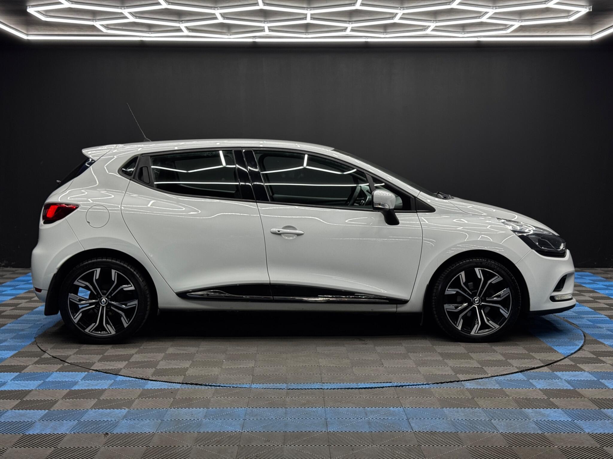 Renault Clio - Image 4