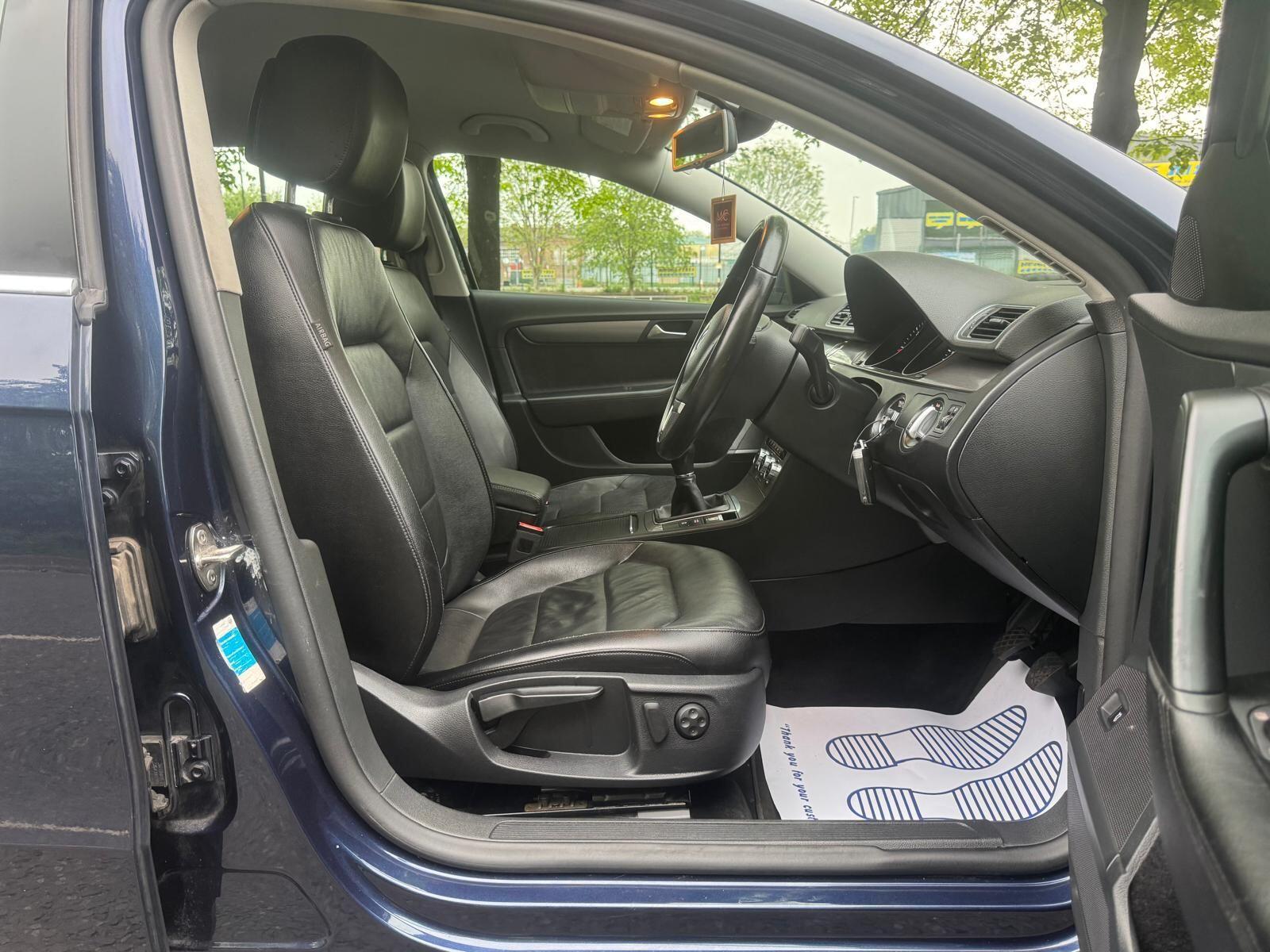 Volkswagen Passat - Image 21