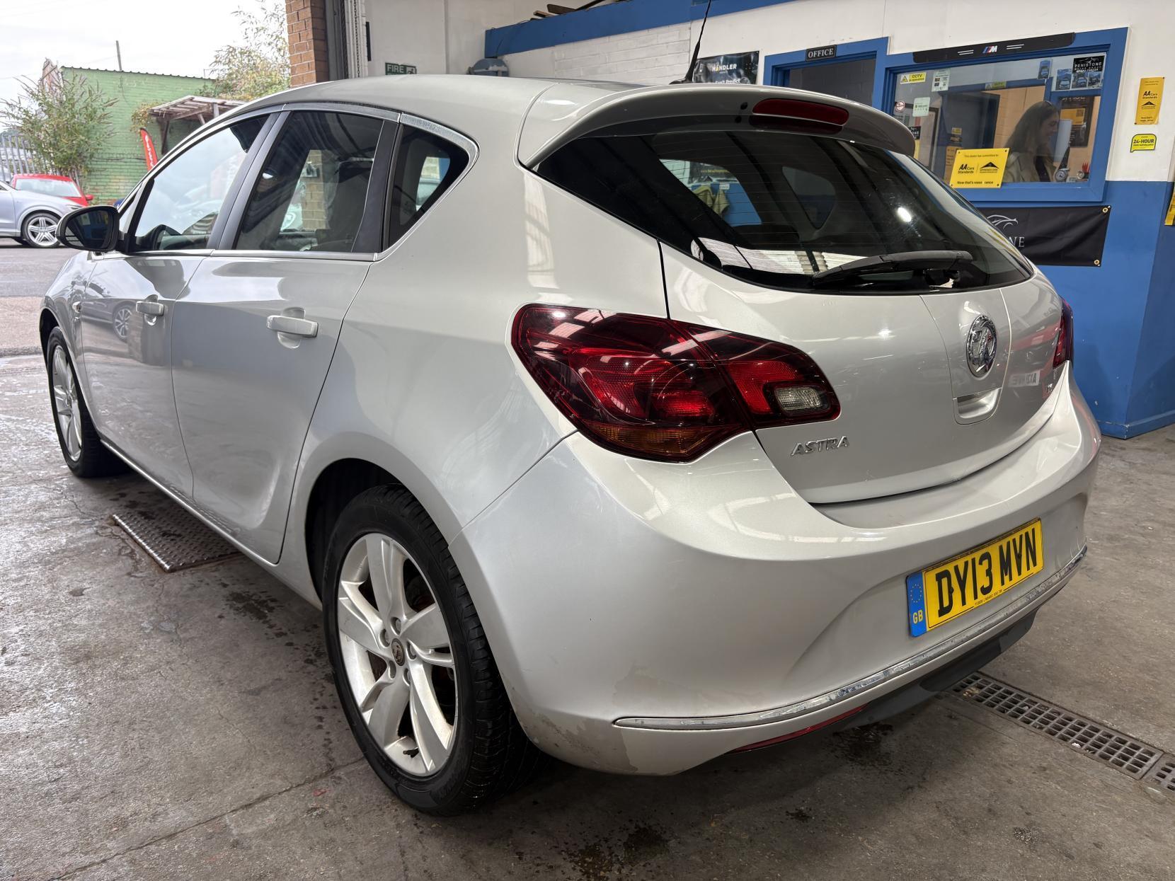 Vauxhall Astra - Image 5