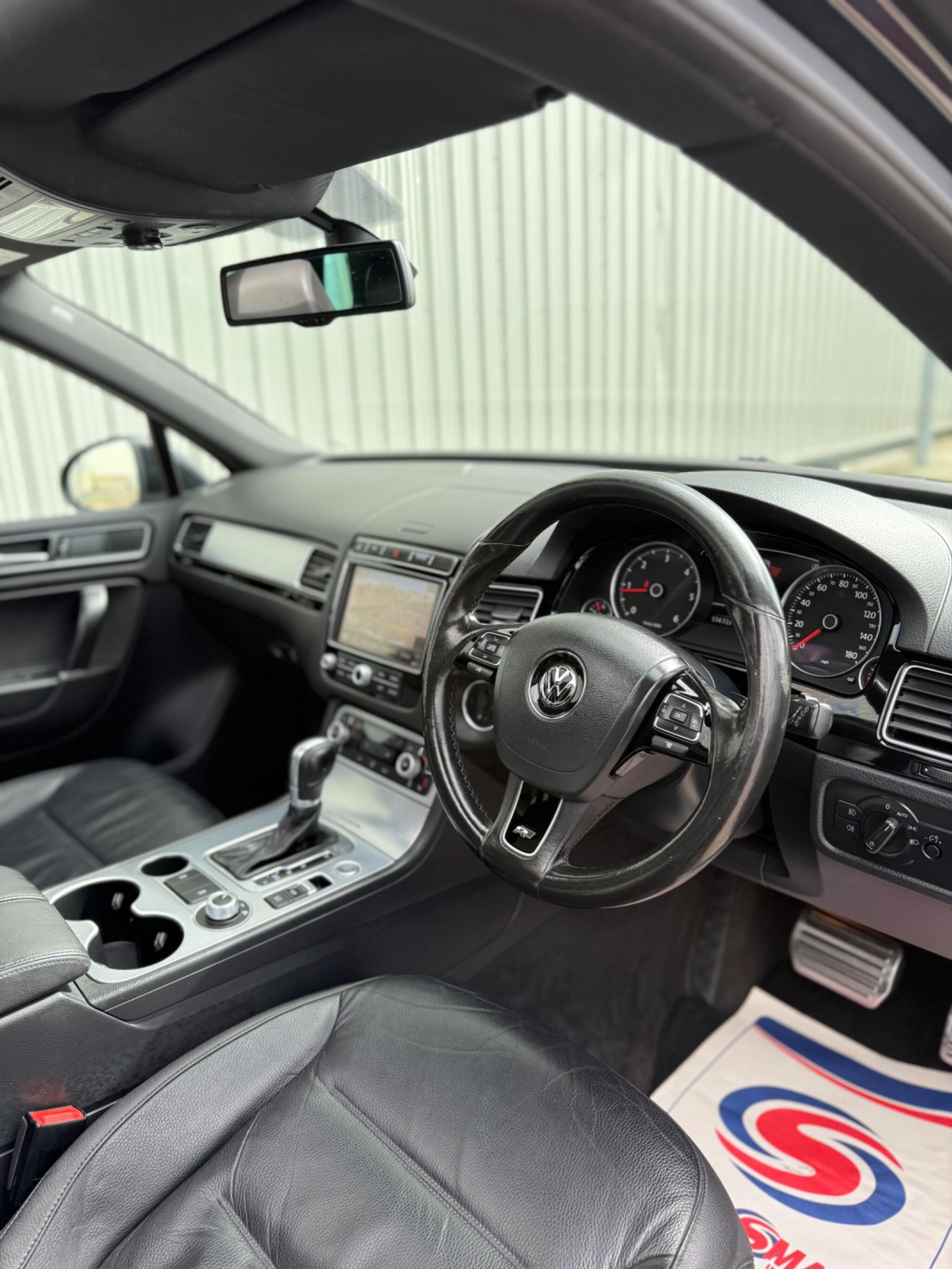 Volkswagen Touareg - Image 21