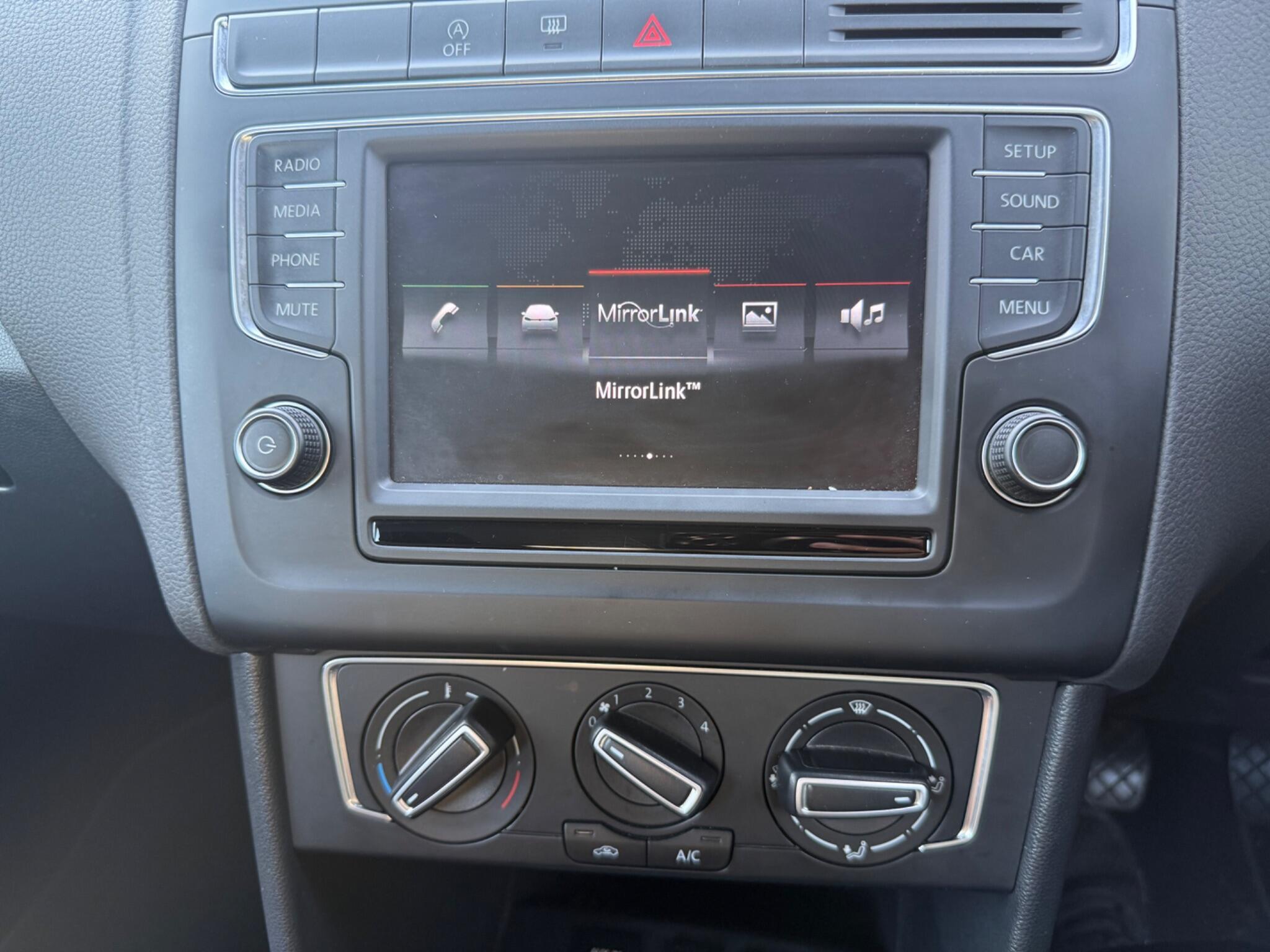 Volkswagen Polo - Image 9