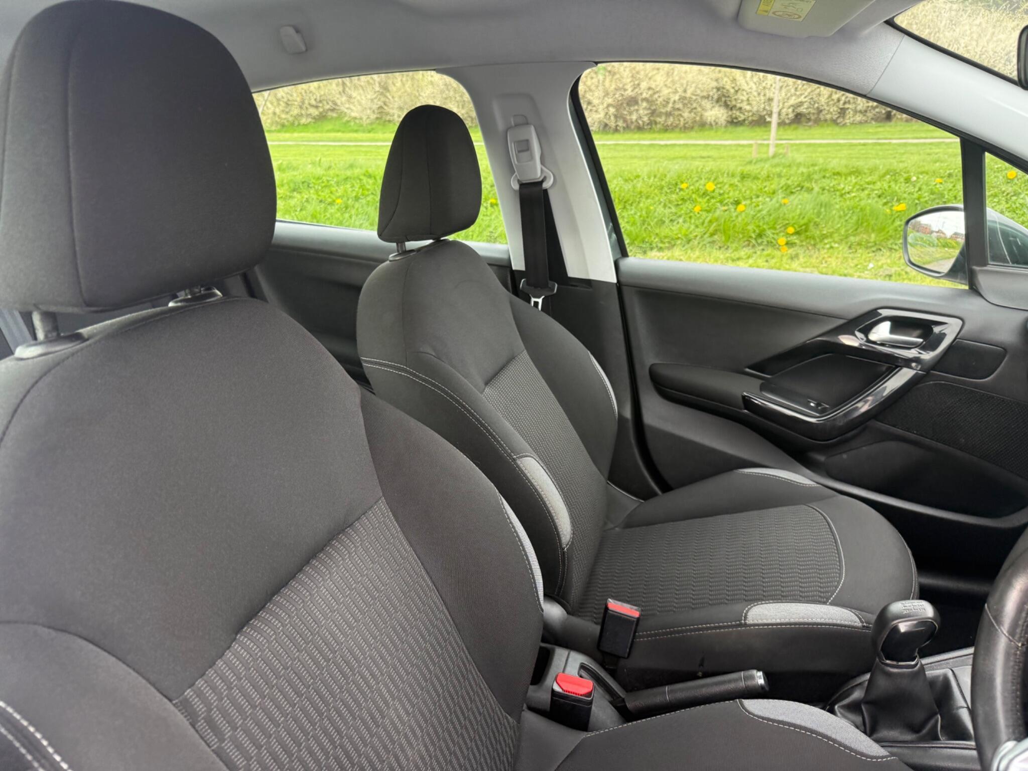 Peugeot 208 - Image 15