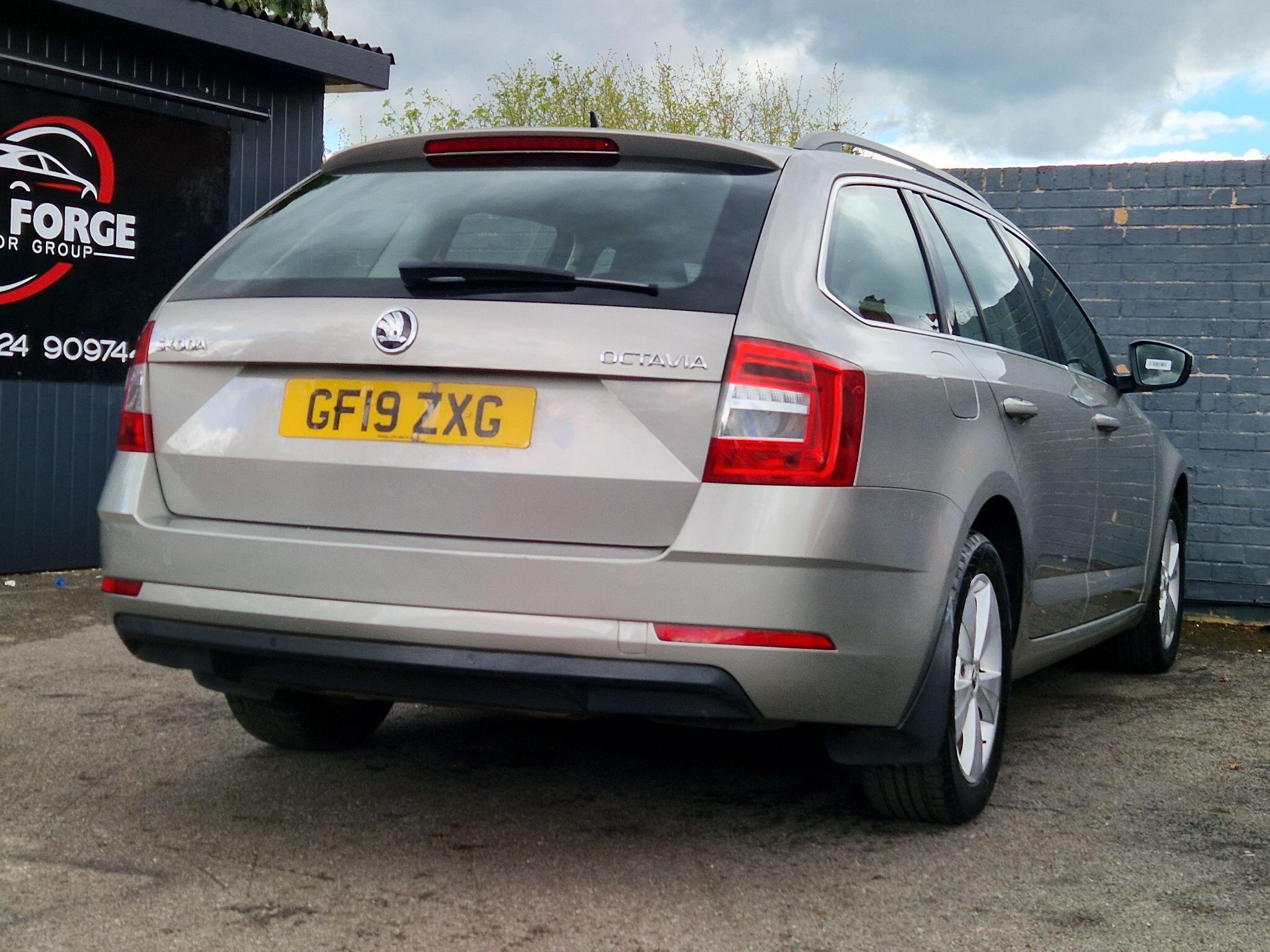 Skoda Octavia - Image 25