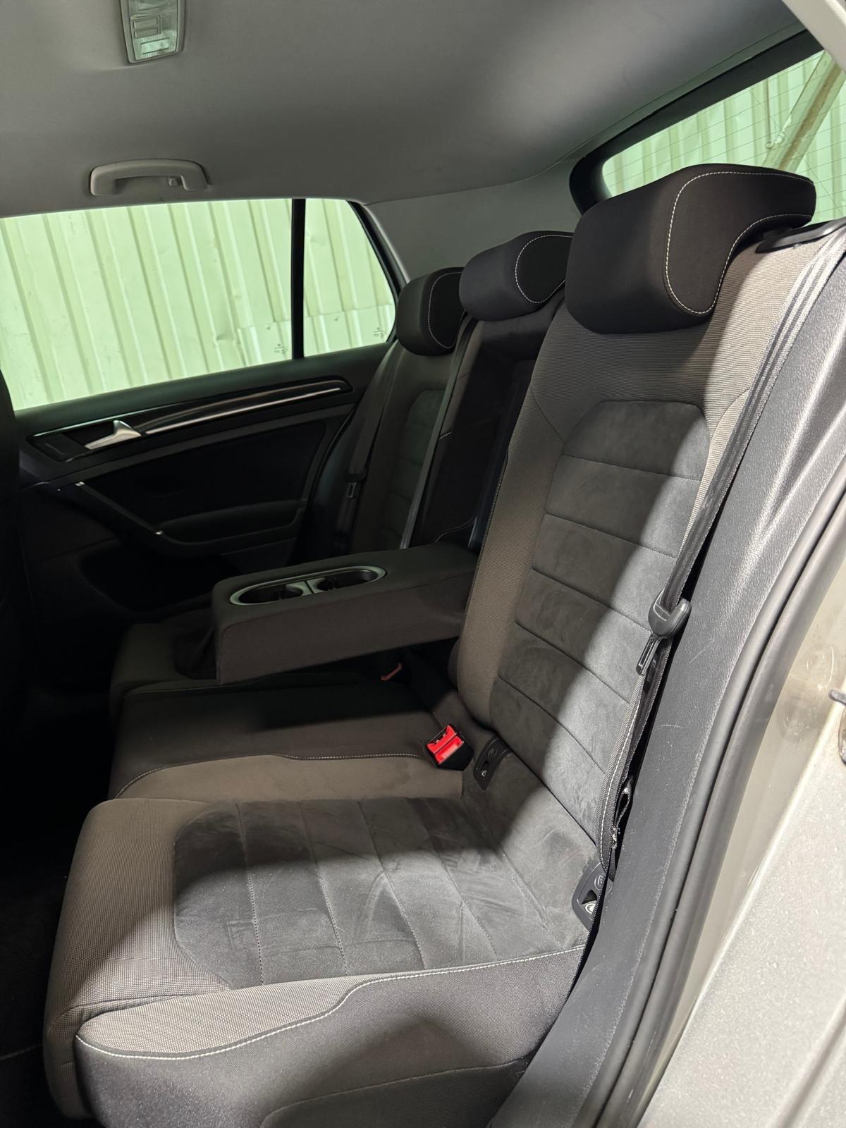 Volkswagen Golf - Image 23