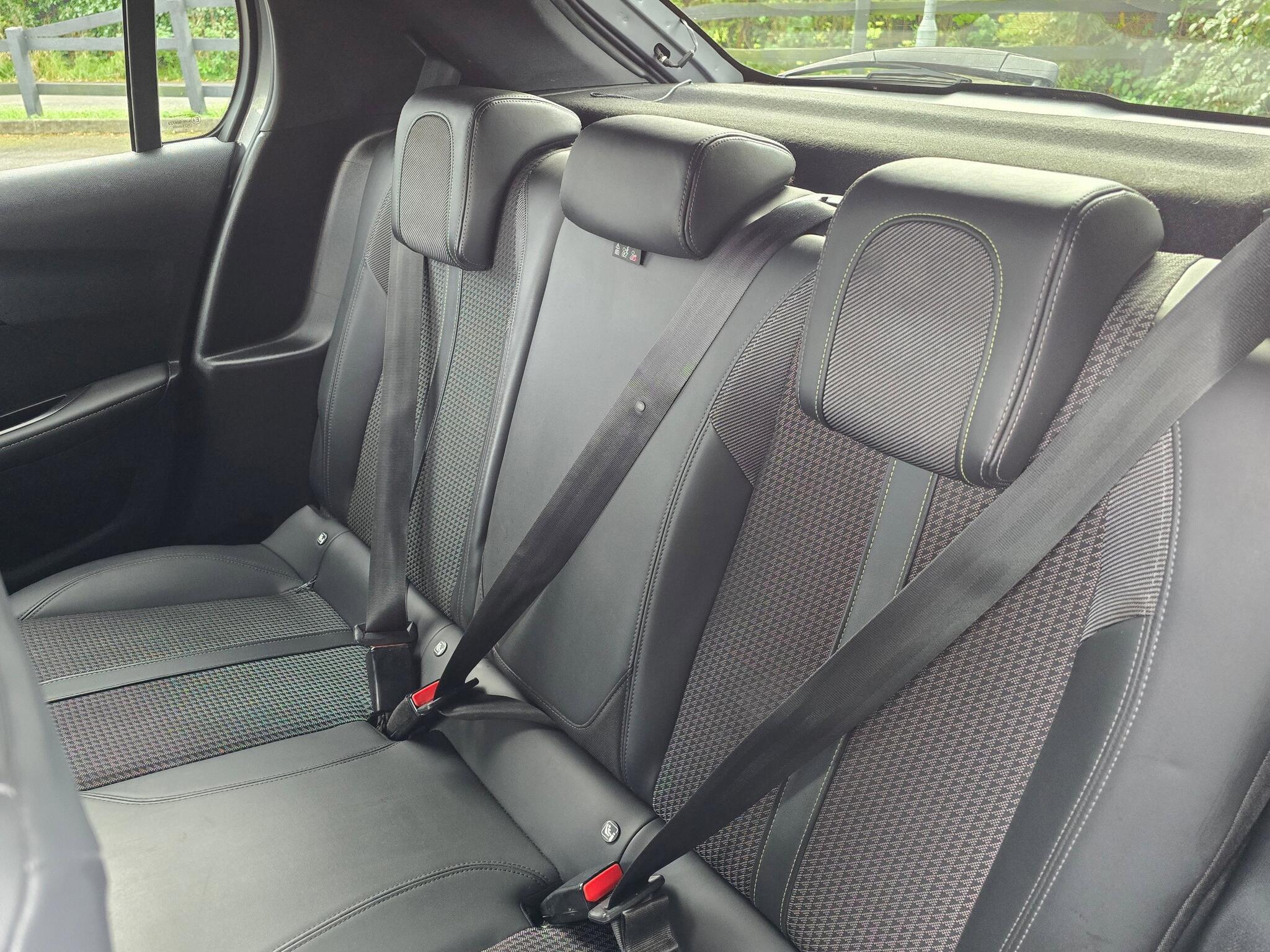 Peugeot 208 - Image 7