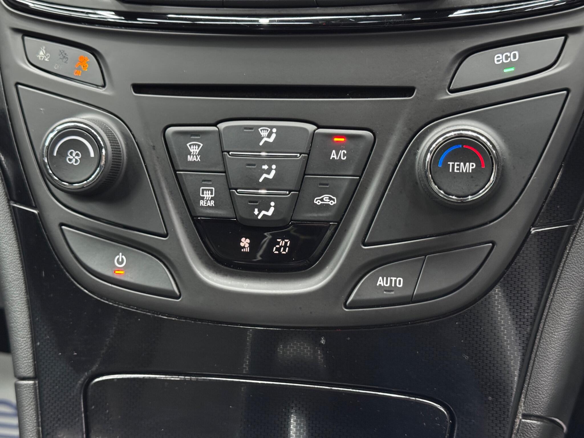 Vauxhall Insignia - Image 27