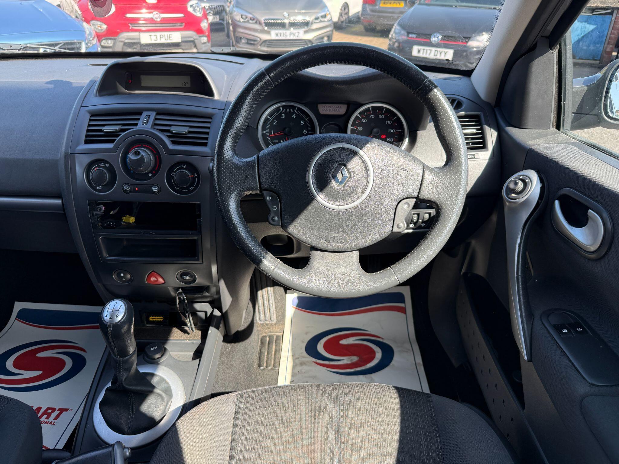 Renault Megane - Image 33