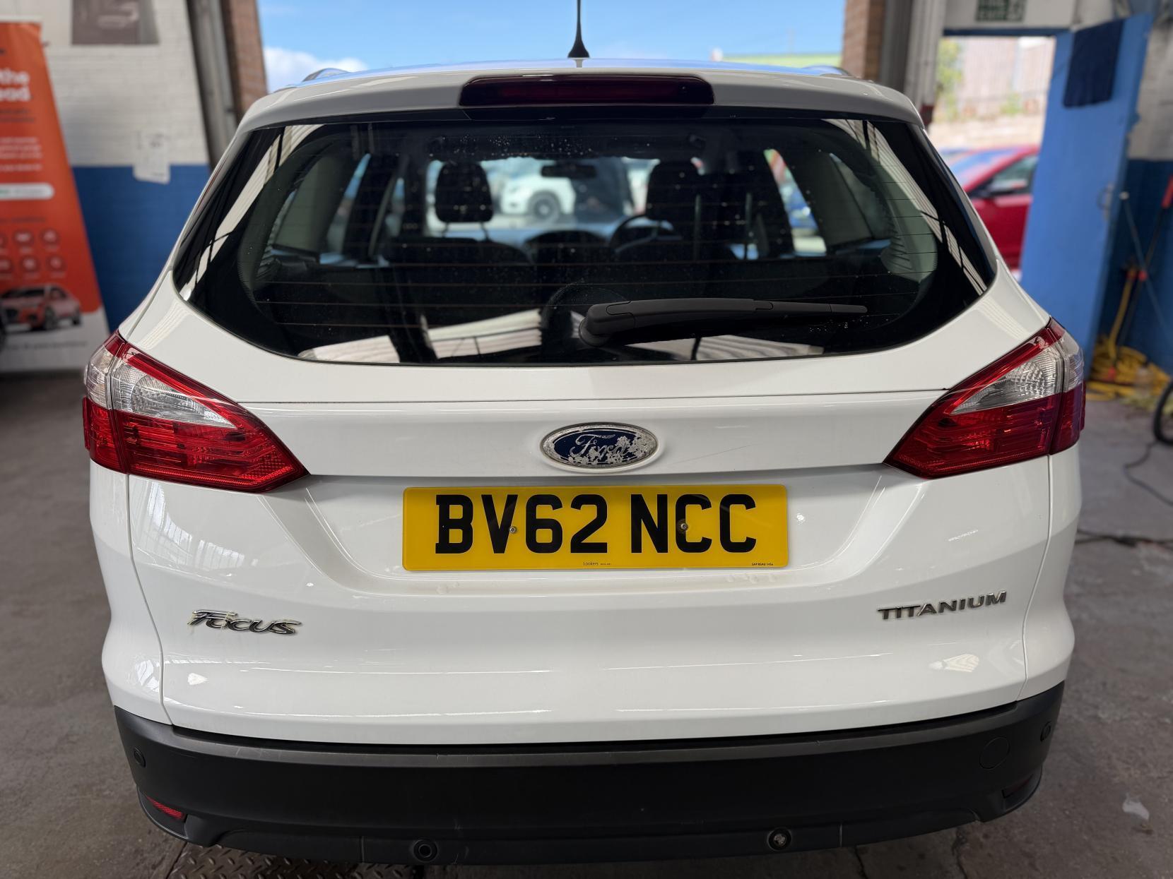 Ford Focus - Image 6