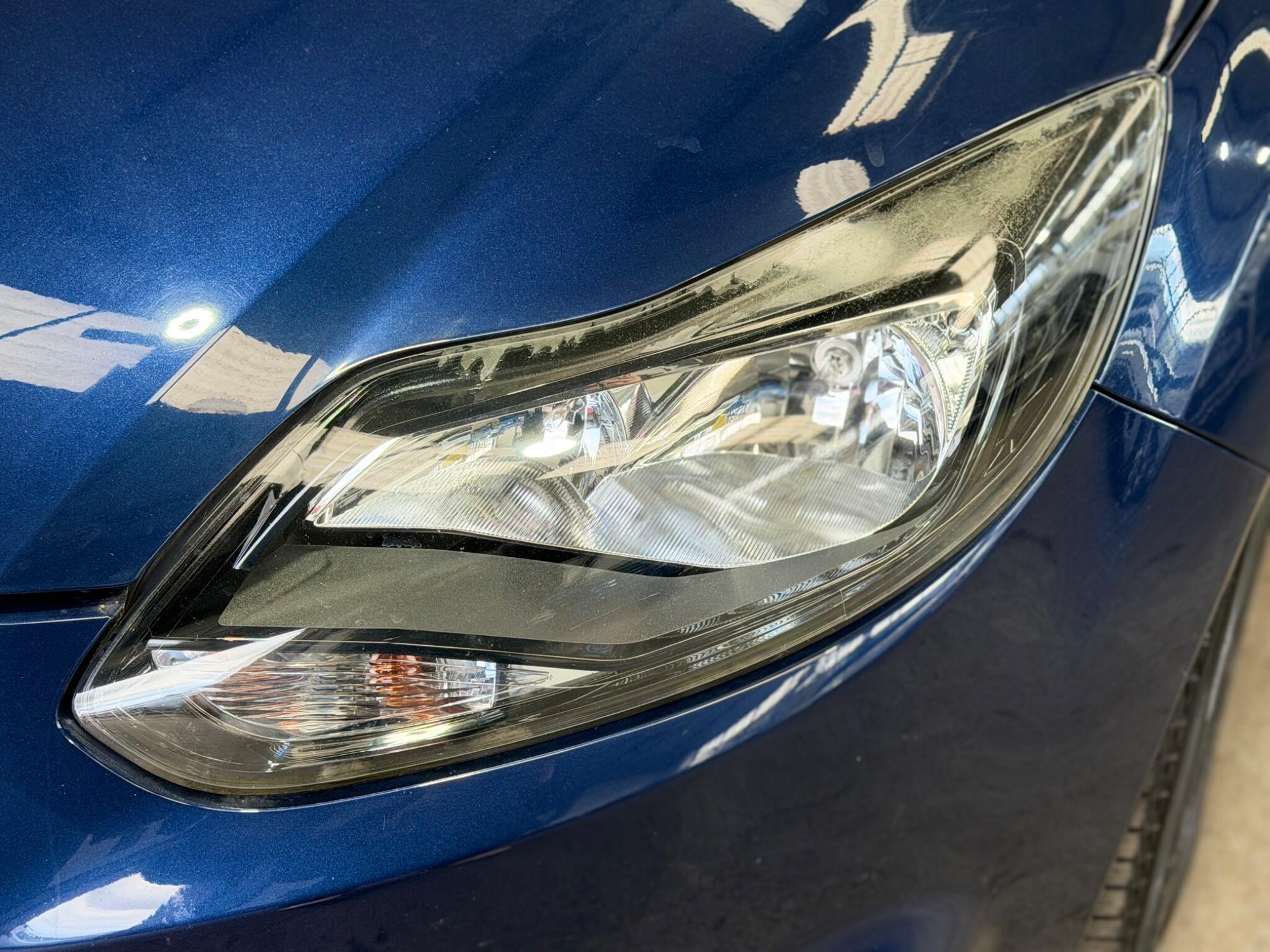 Ford Focus - Image 10