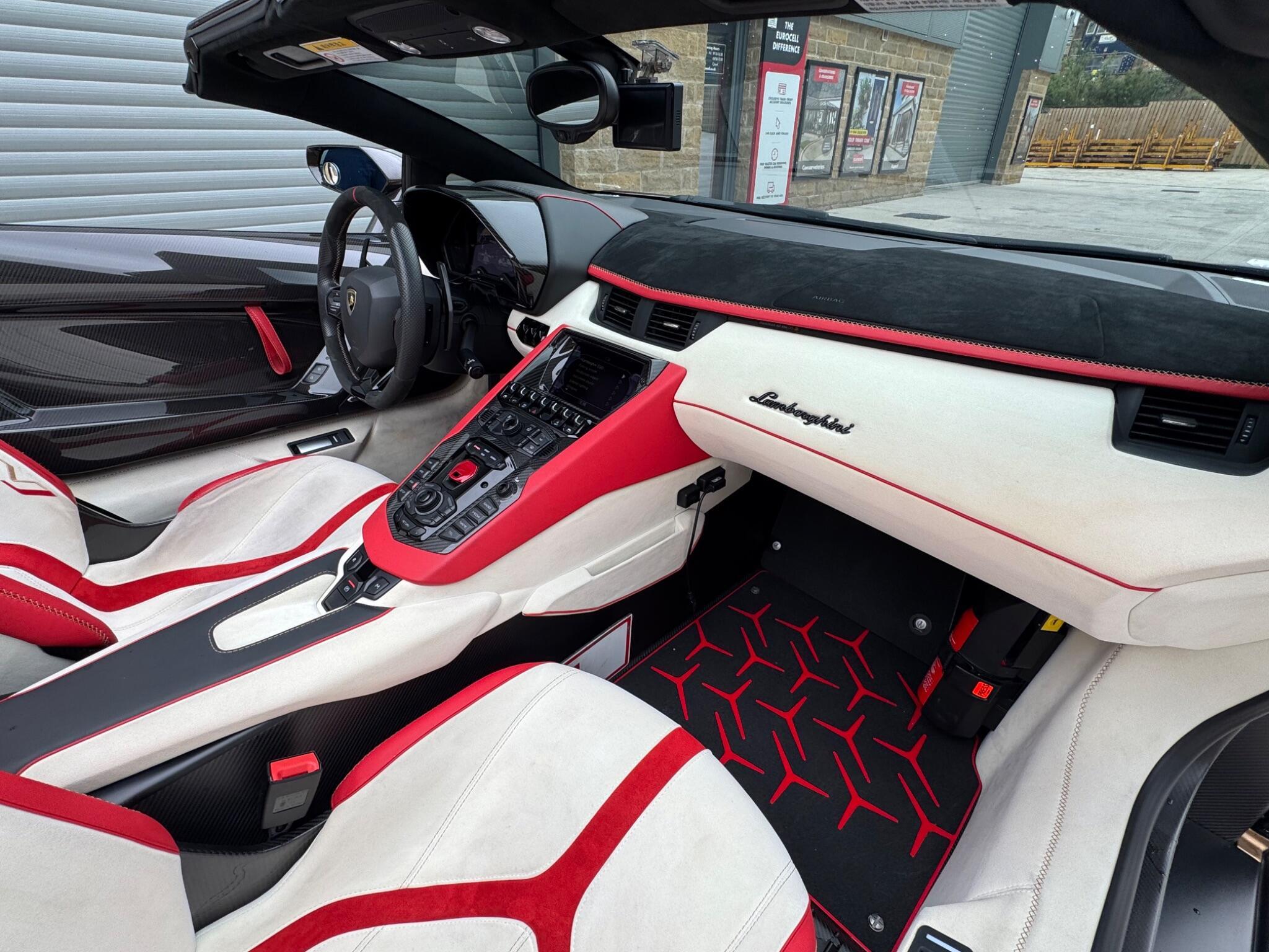 Lamborghini Aventador - Image 10