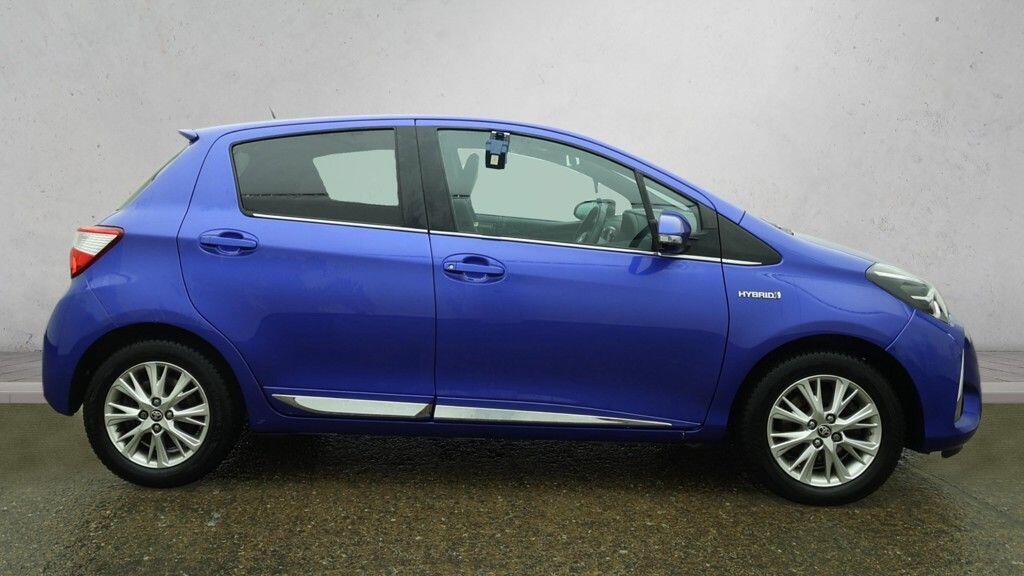 Toyota Yaris - Image 8